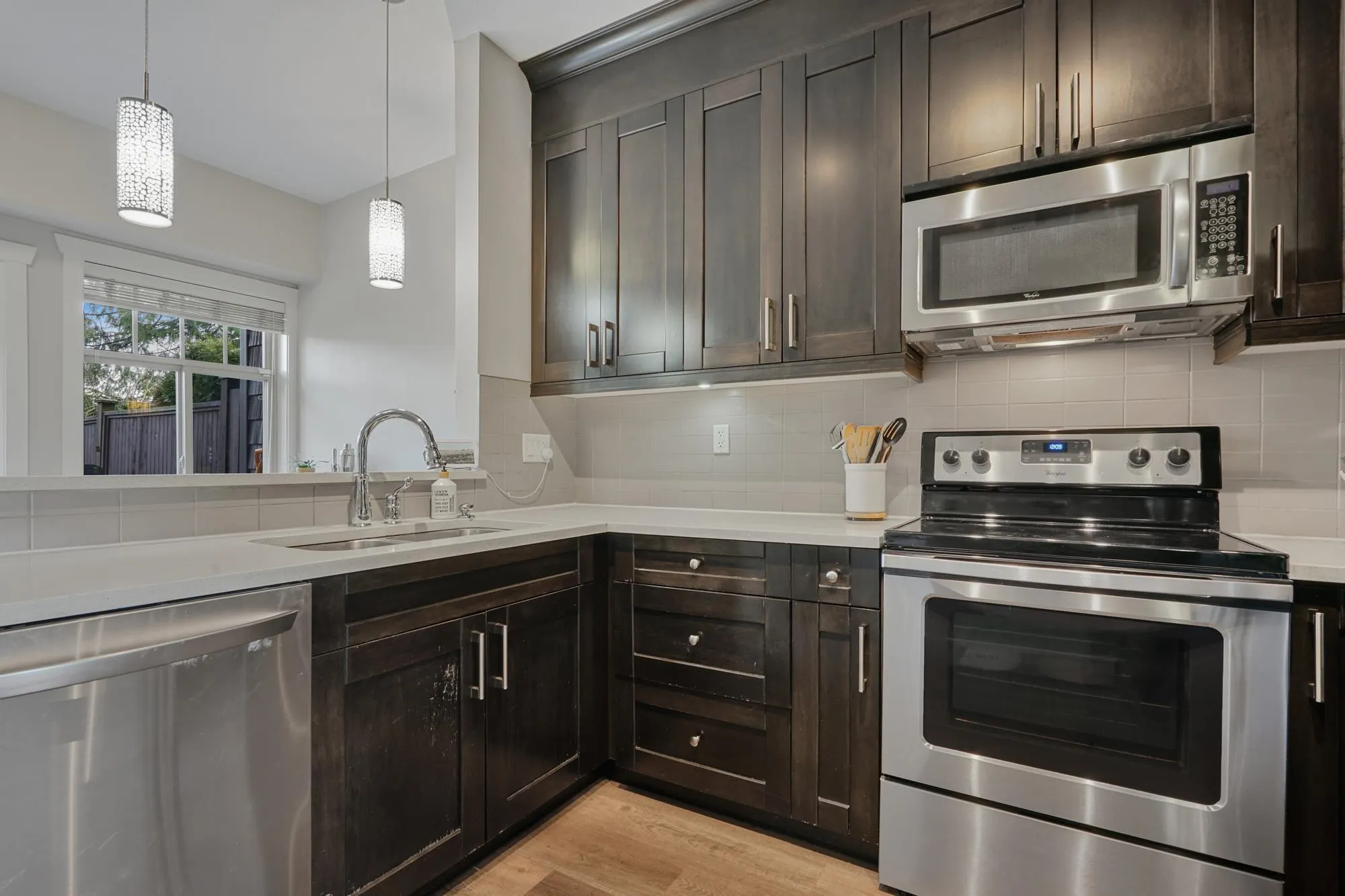 16 2950 Lefeuvre Road