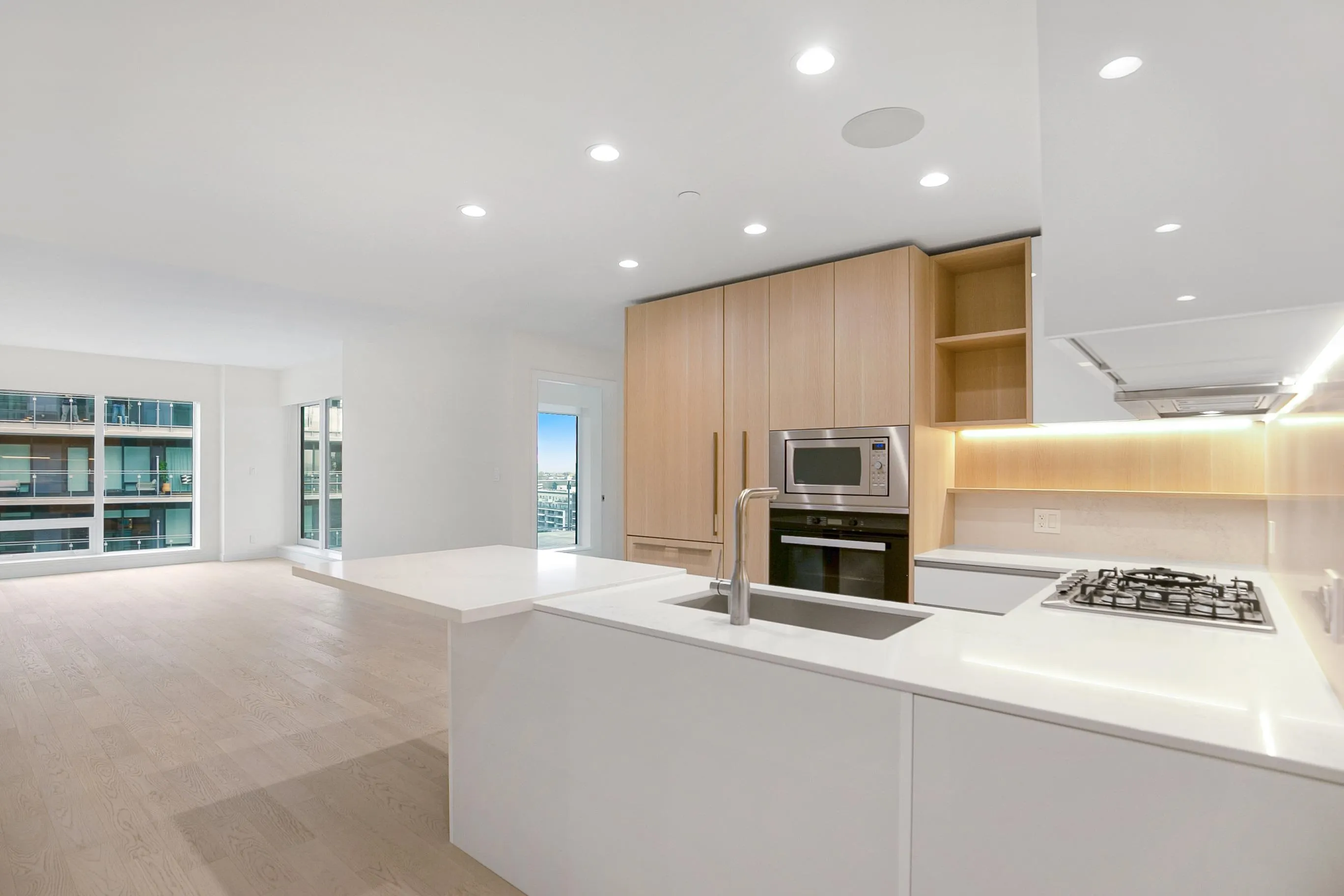 10xx 6811 Pearson Way