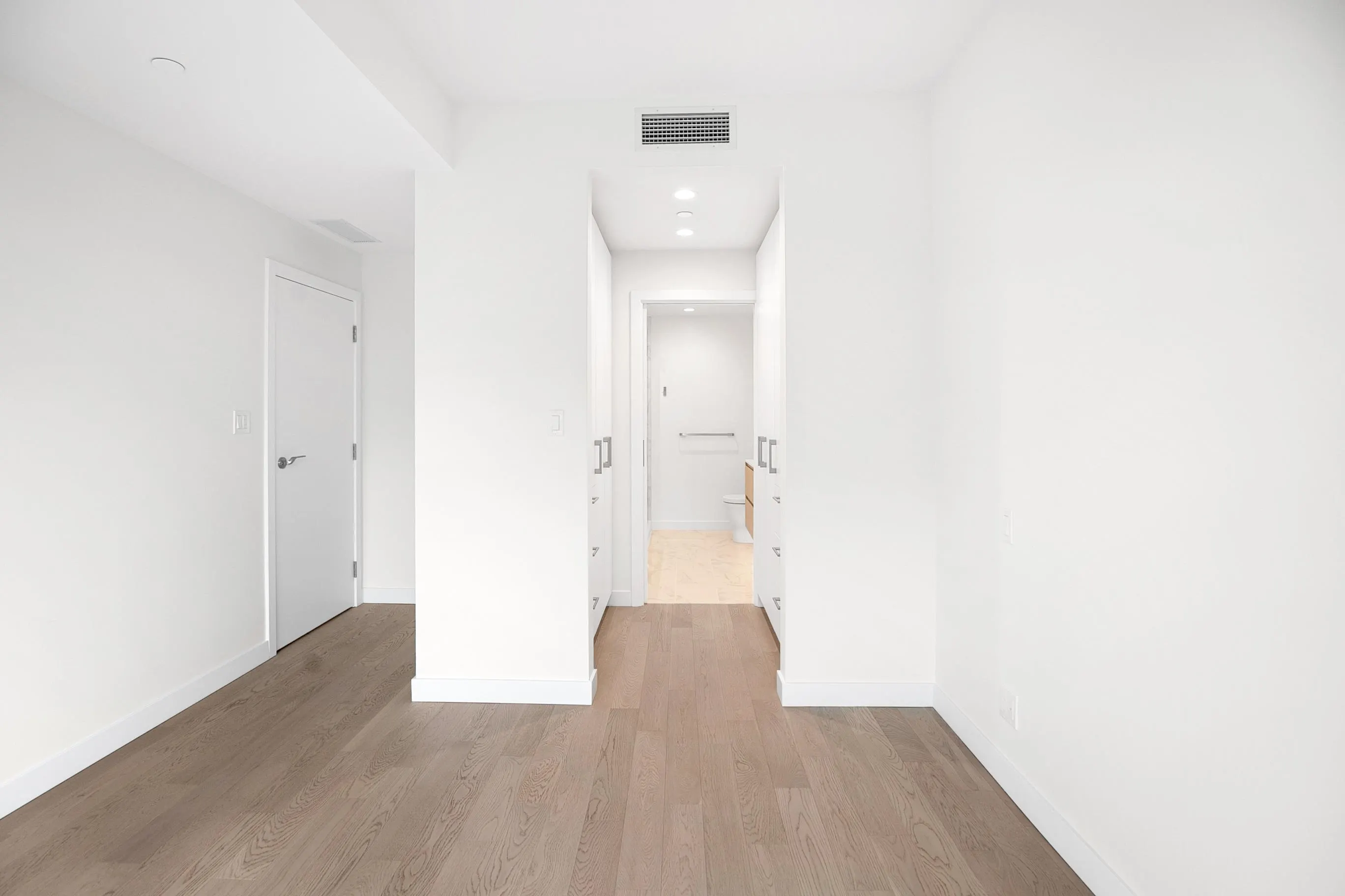 10xx 6811 Pearson Way