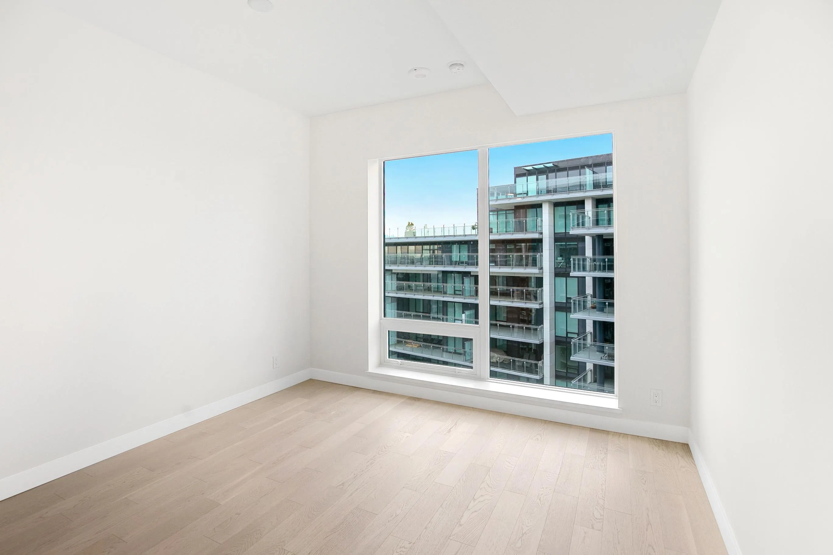10xx 6811 Pearson Way