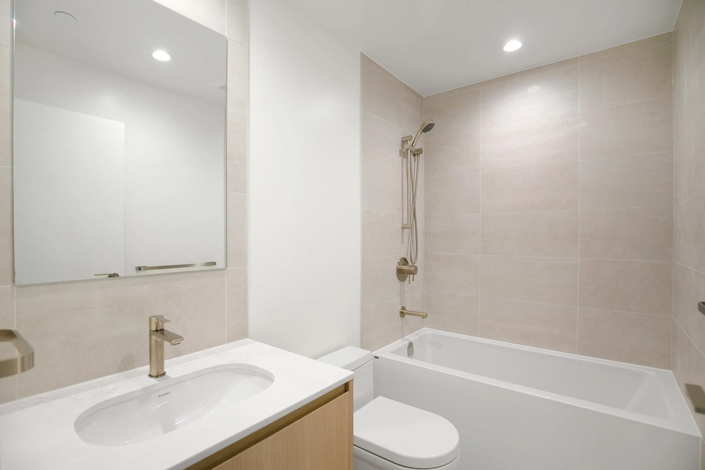 10xx 6811 Pearson Way
