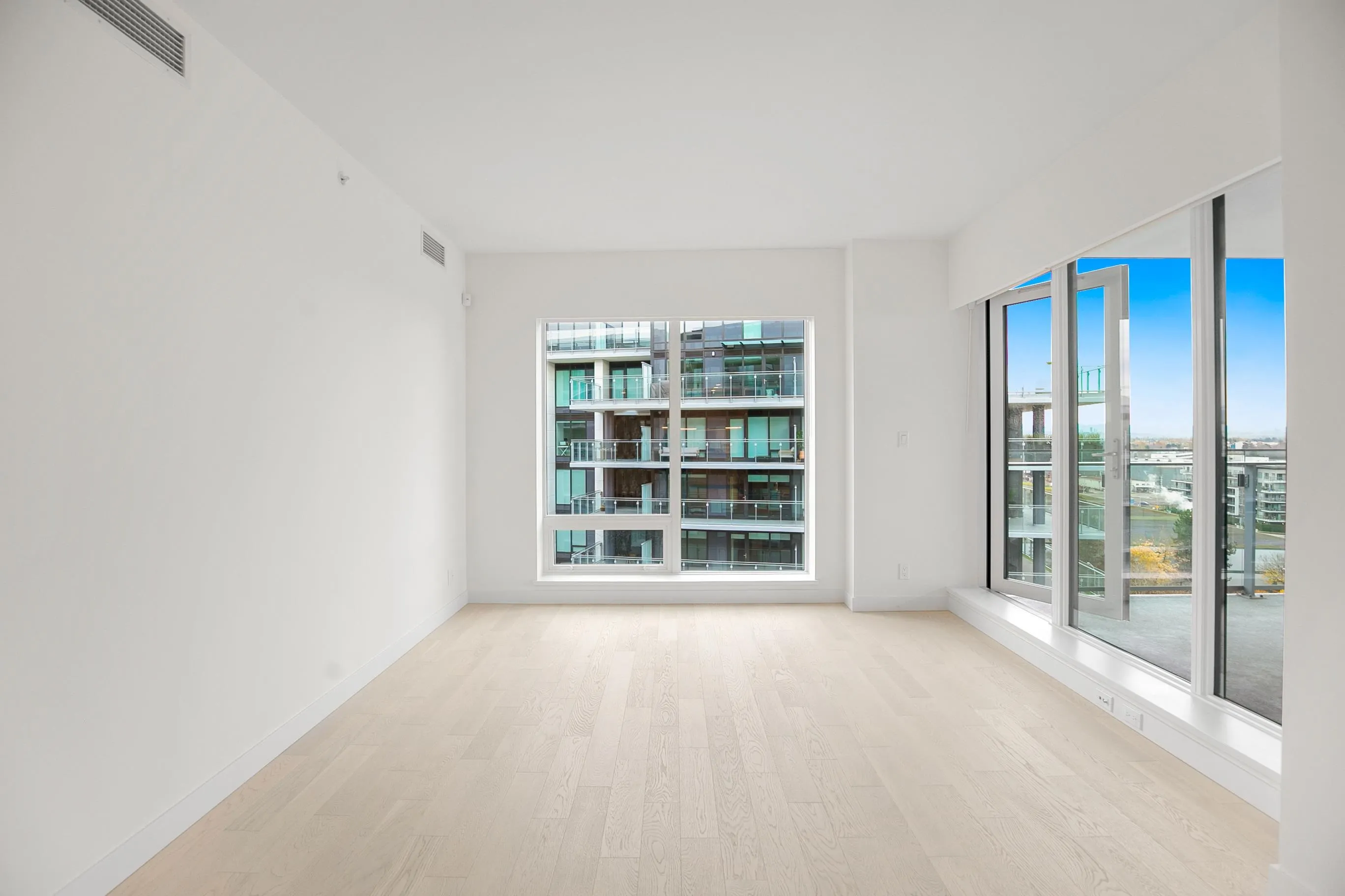 10xx 6811 Pearson Way