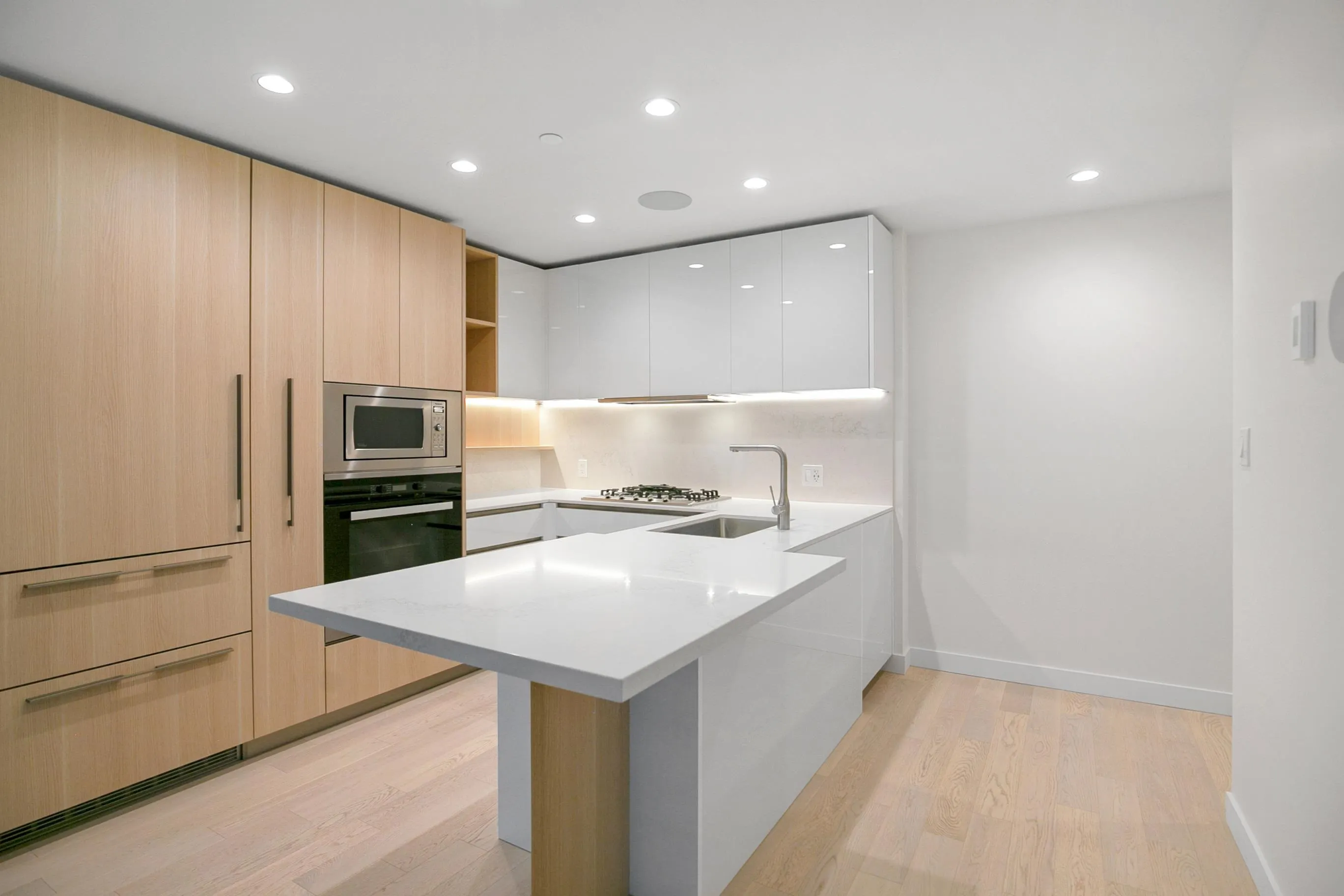 10xx 6811 Pearson Way