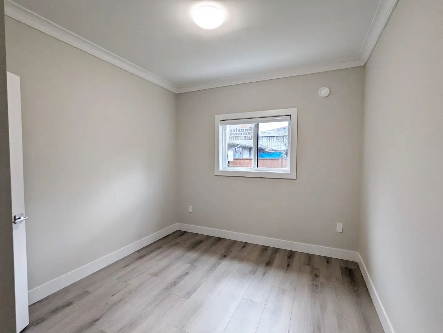 86xx Odlin Crescent