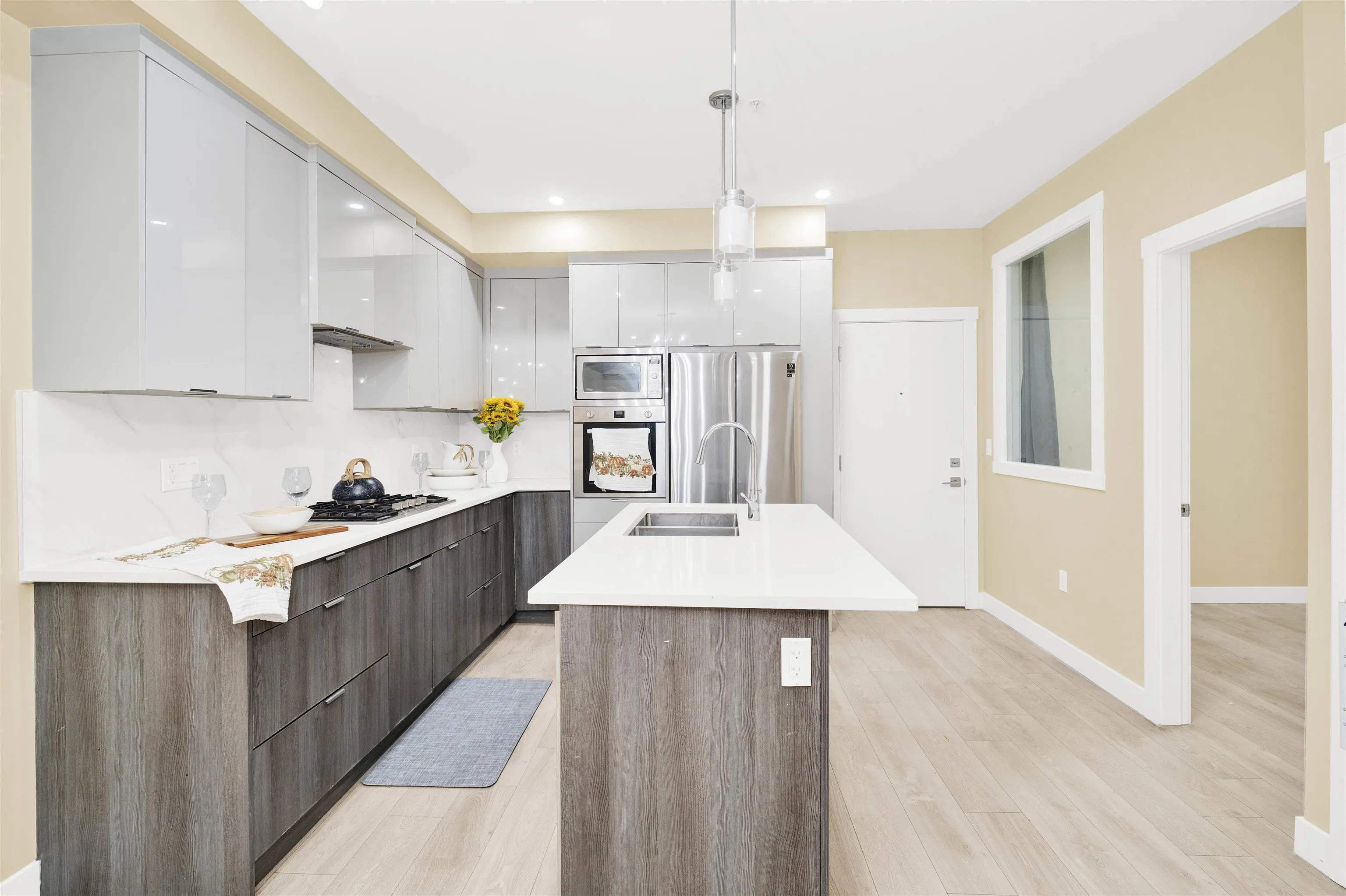 B210 14438      72 Avenue
