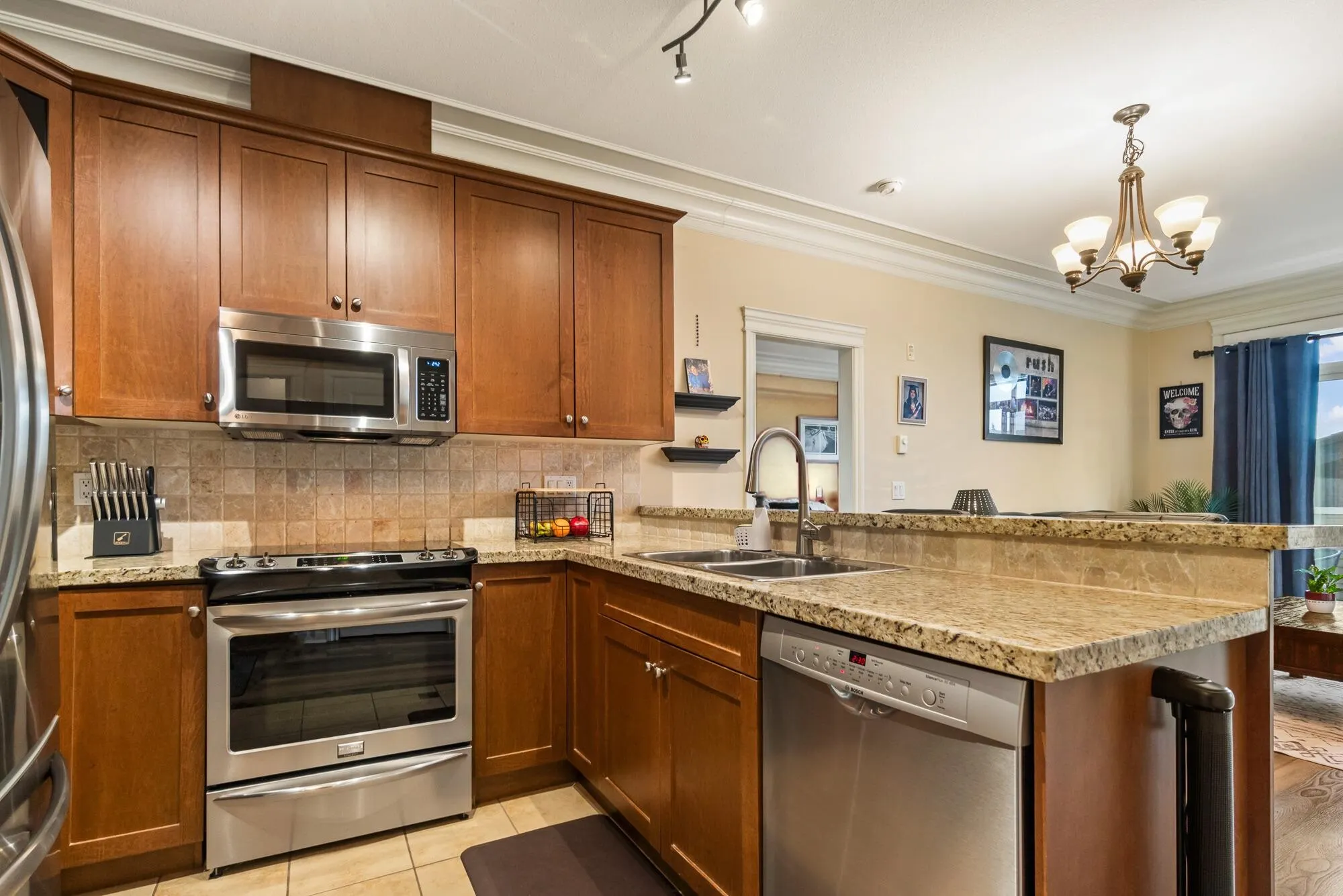 222 32729 Garibaldi Drive