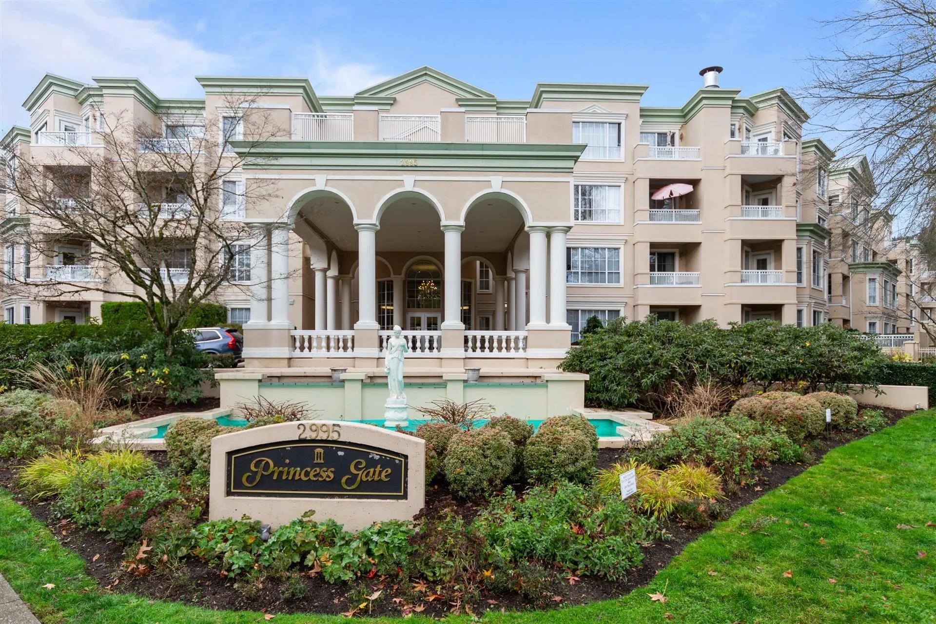 209 2995 Princess Crescent