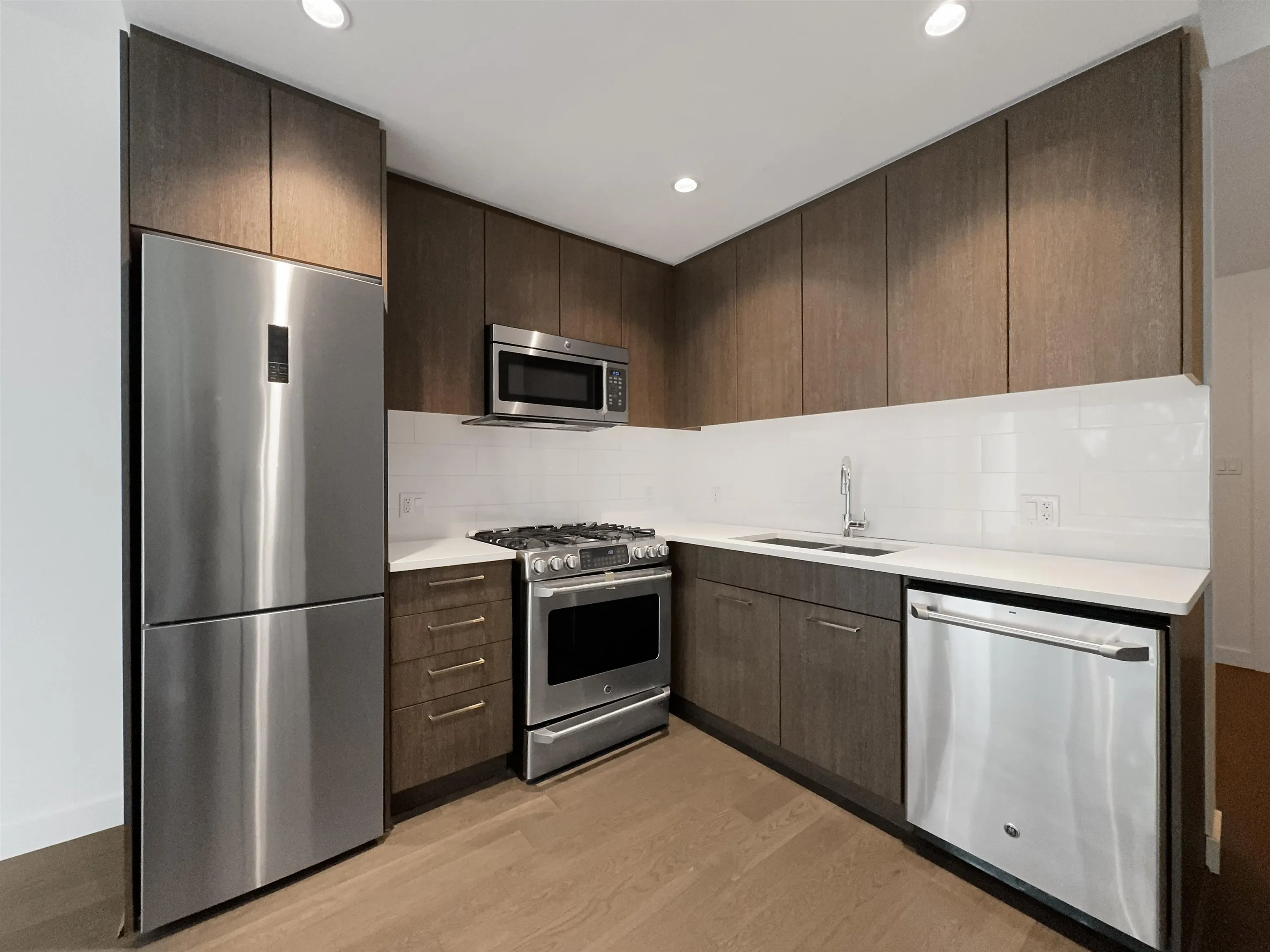 5xx 9060 University Crescent