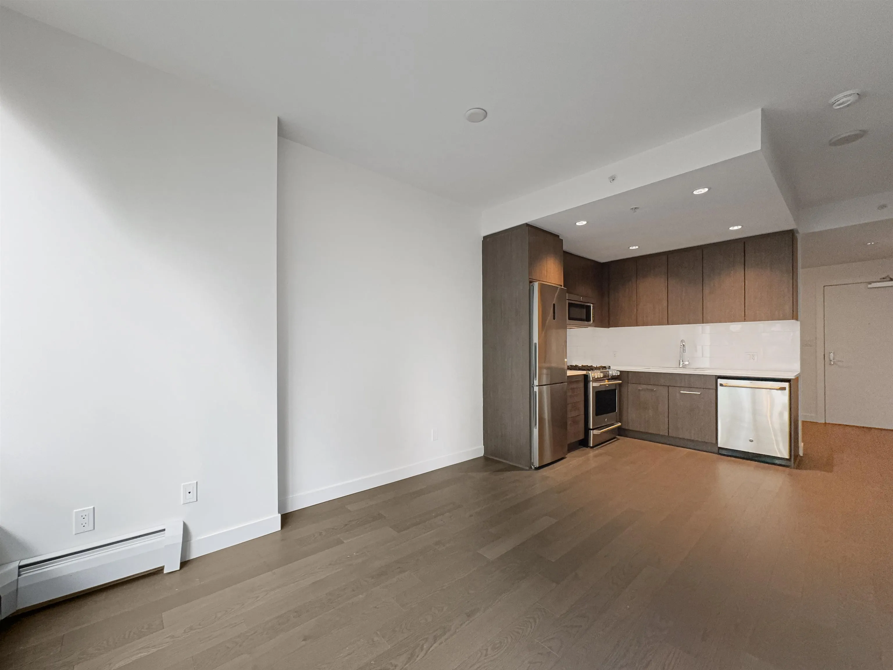 5xx 9060 University Crescent