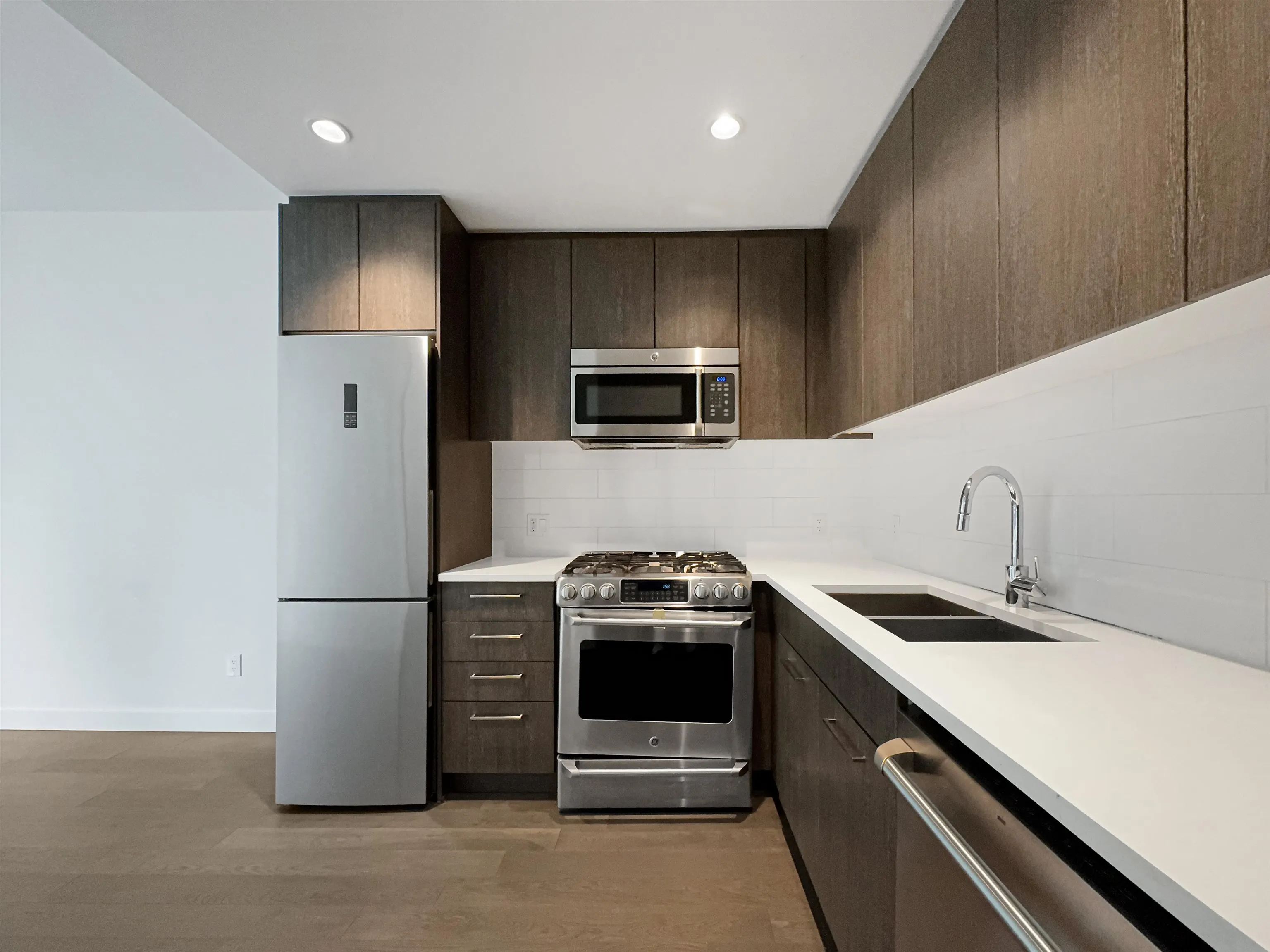 5xx 9060 University Crescent