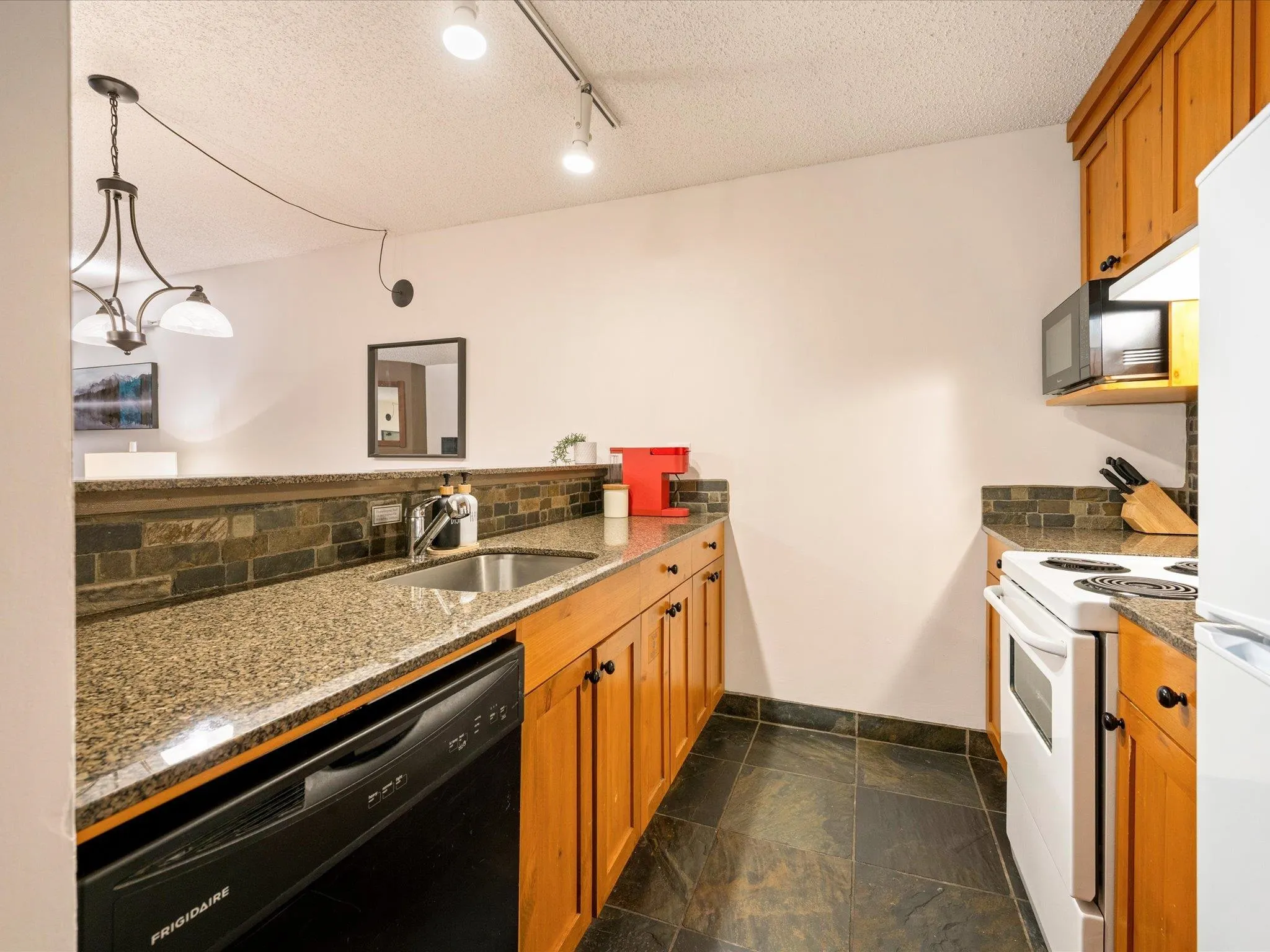 413 4200 Whistler Way