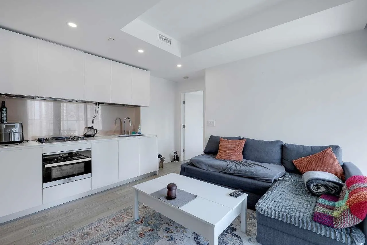 1501 1480 Howe Street