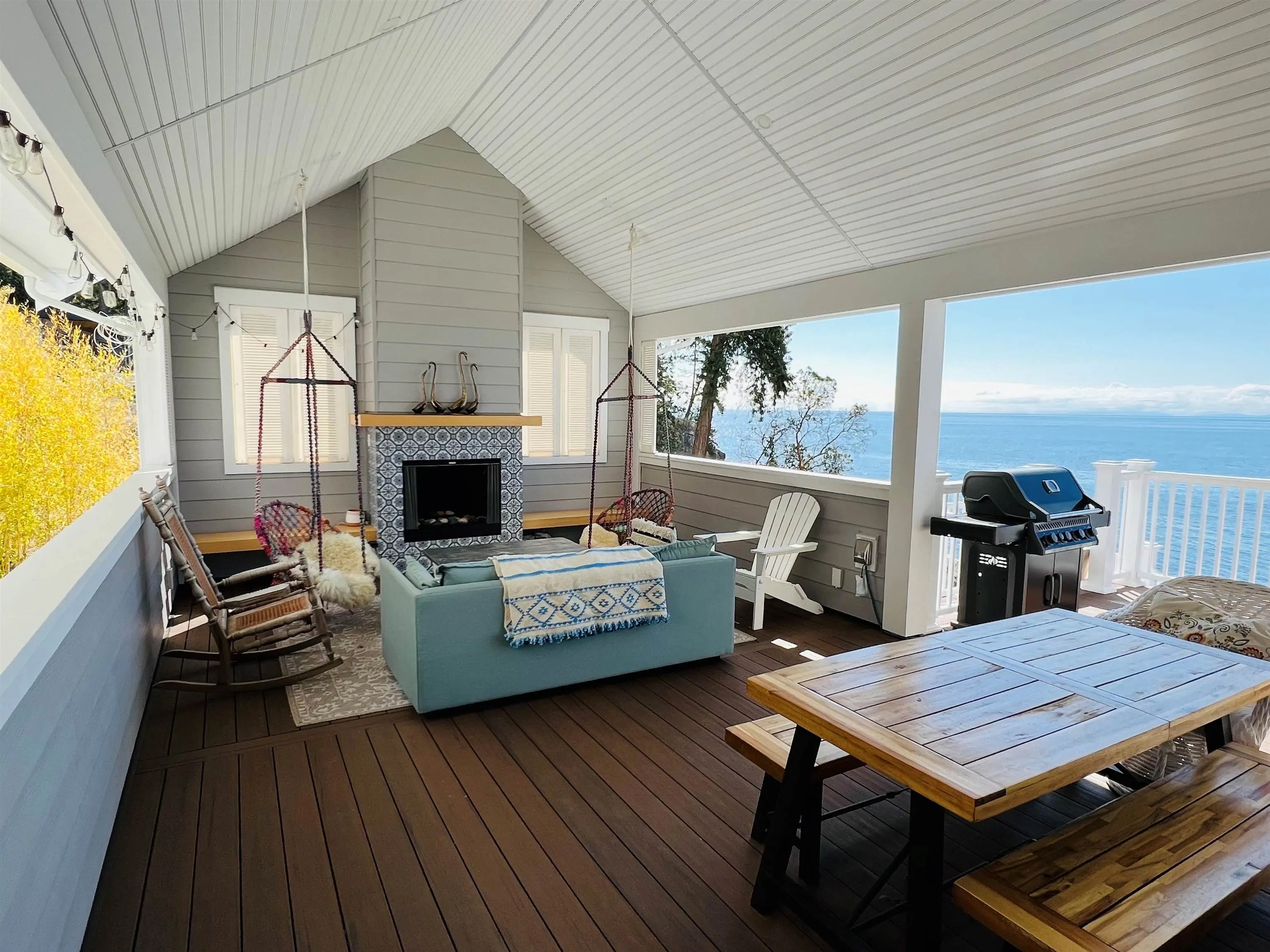 2585 Lower Road