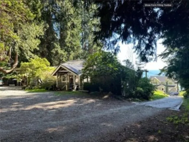 2585 Lower Road