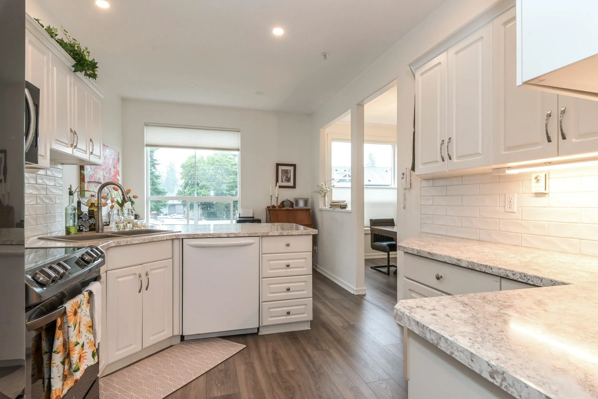 301 2772 Clearbrook Road
