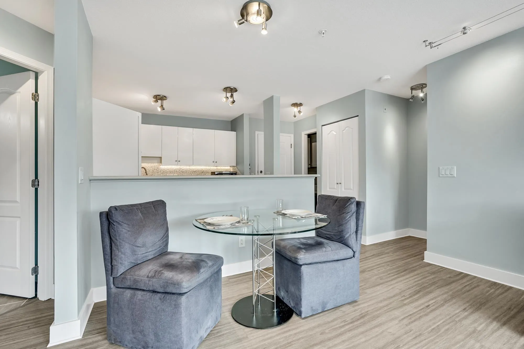 414 33738 King Road