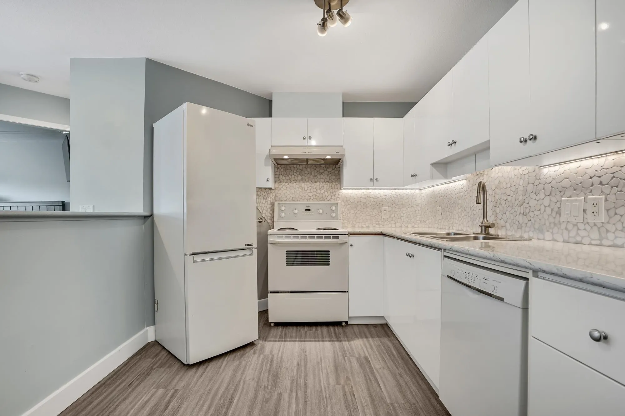 414 33738 King Road