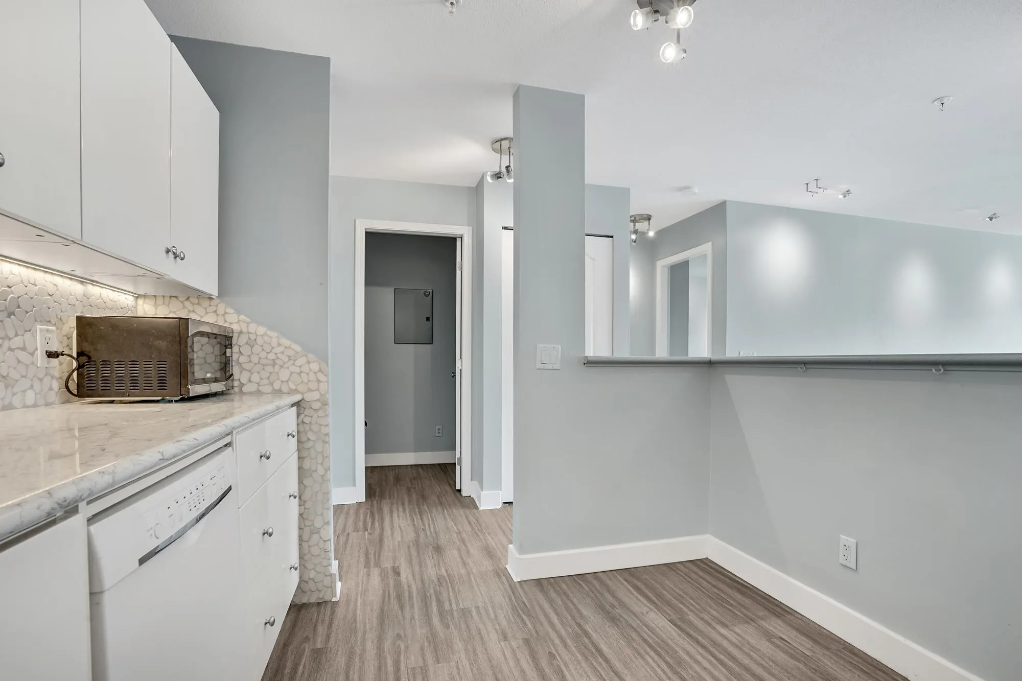 414 33738 King Road
