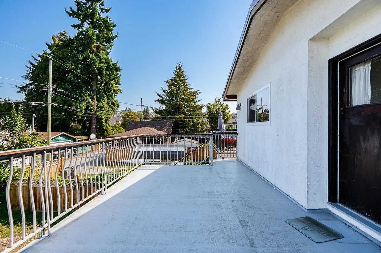 3487 Triumph Street