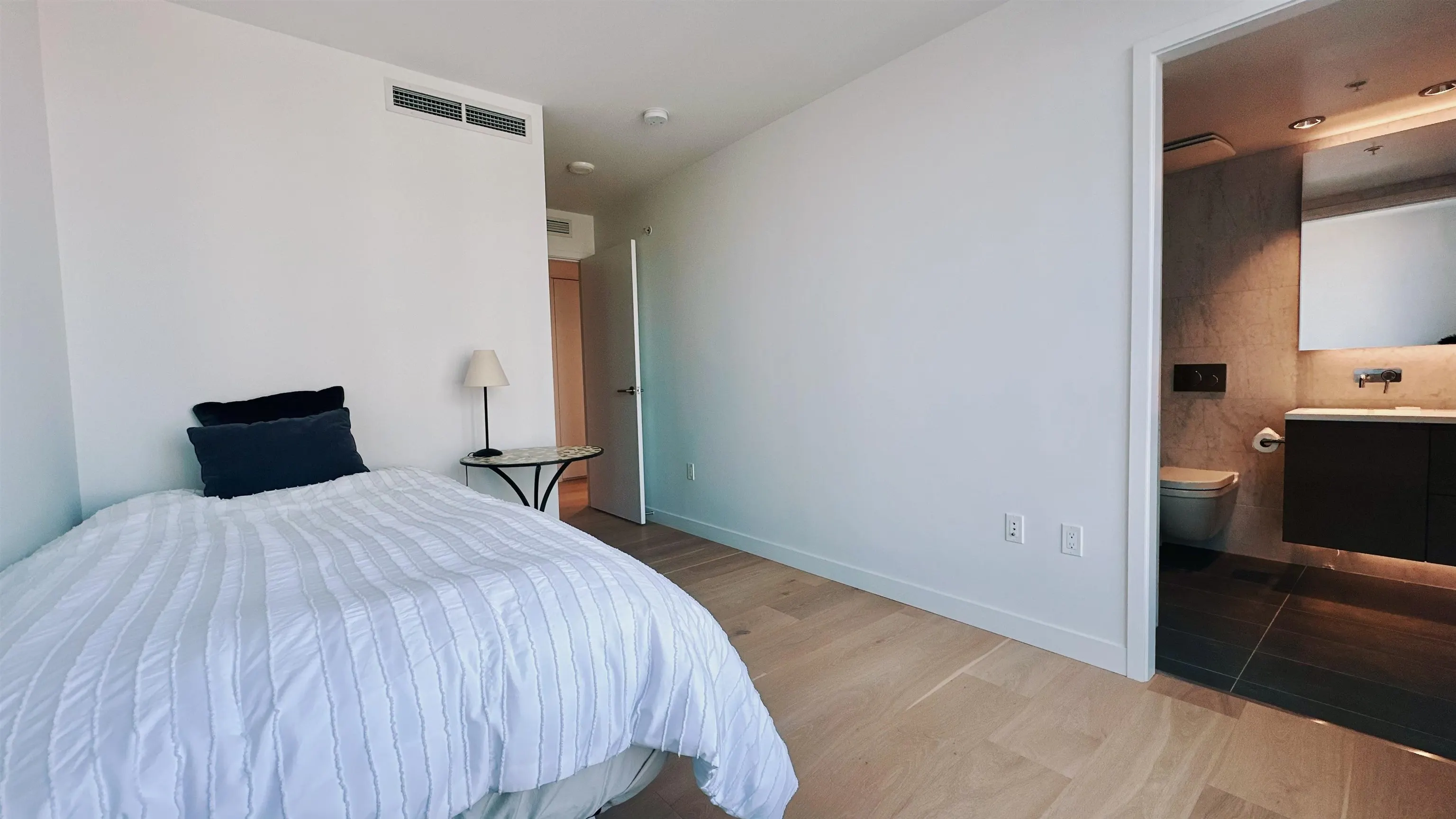 3008 1289 Hornby Street
