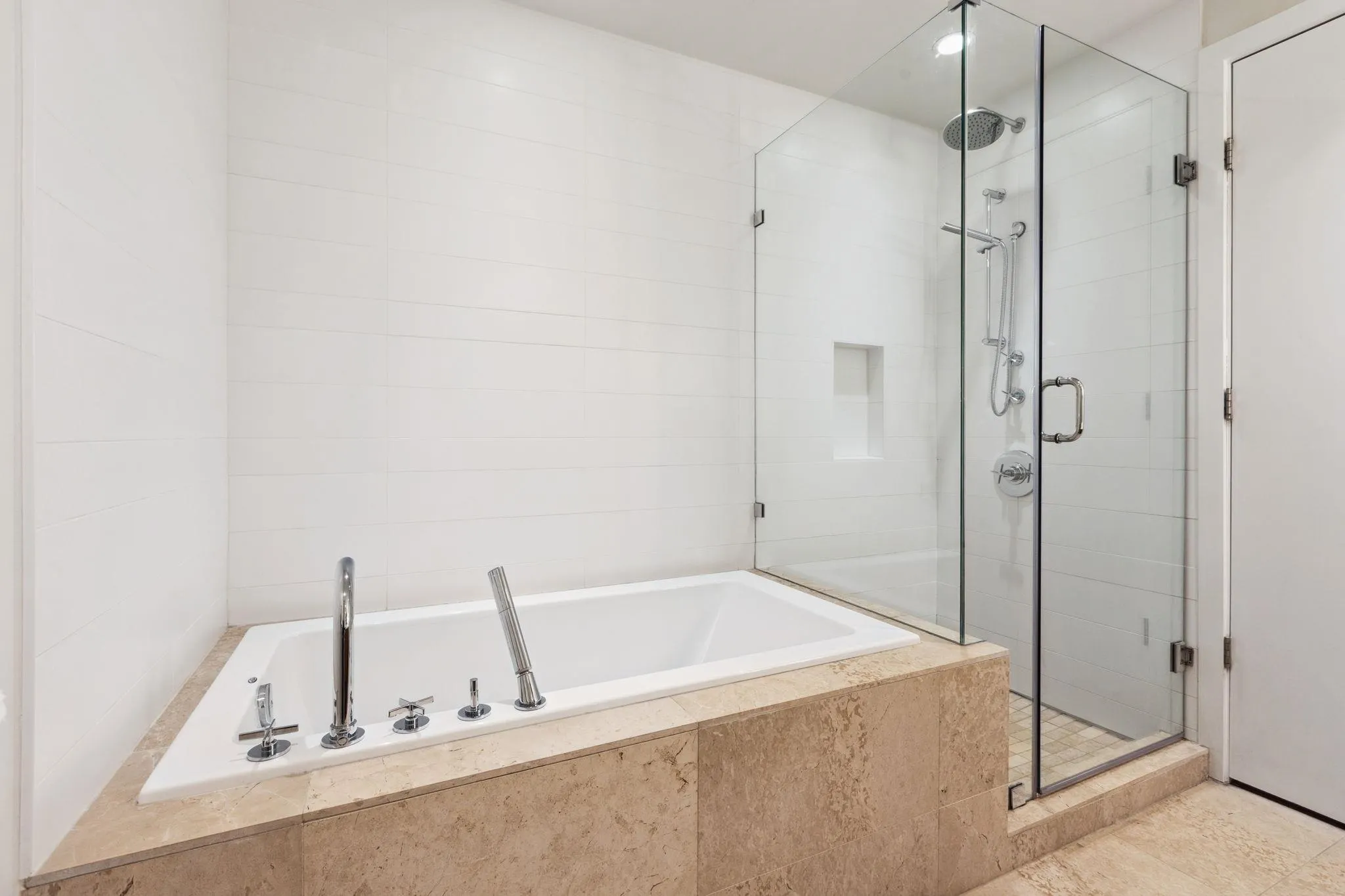 204 788 Arthur Erickson Place