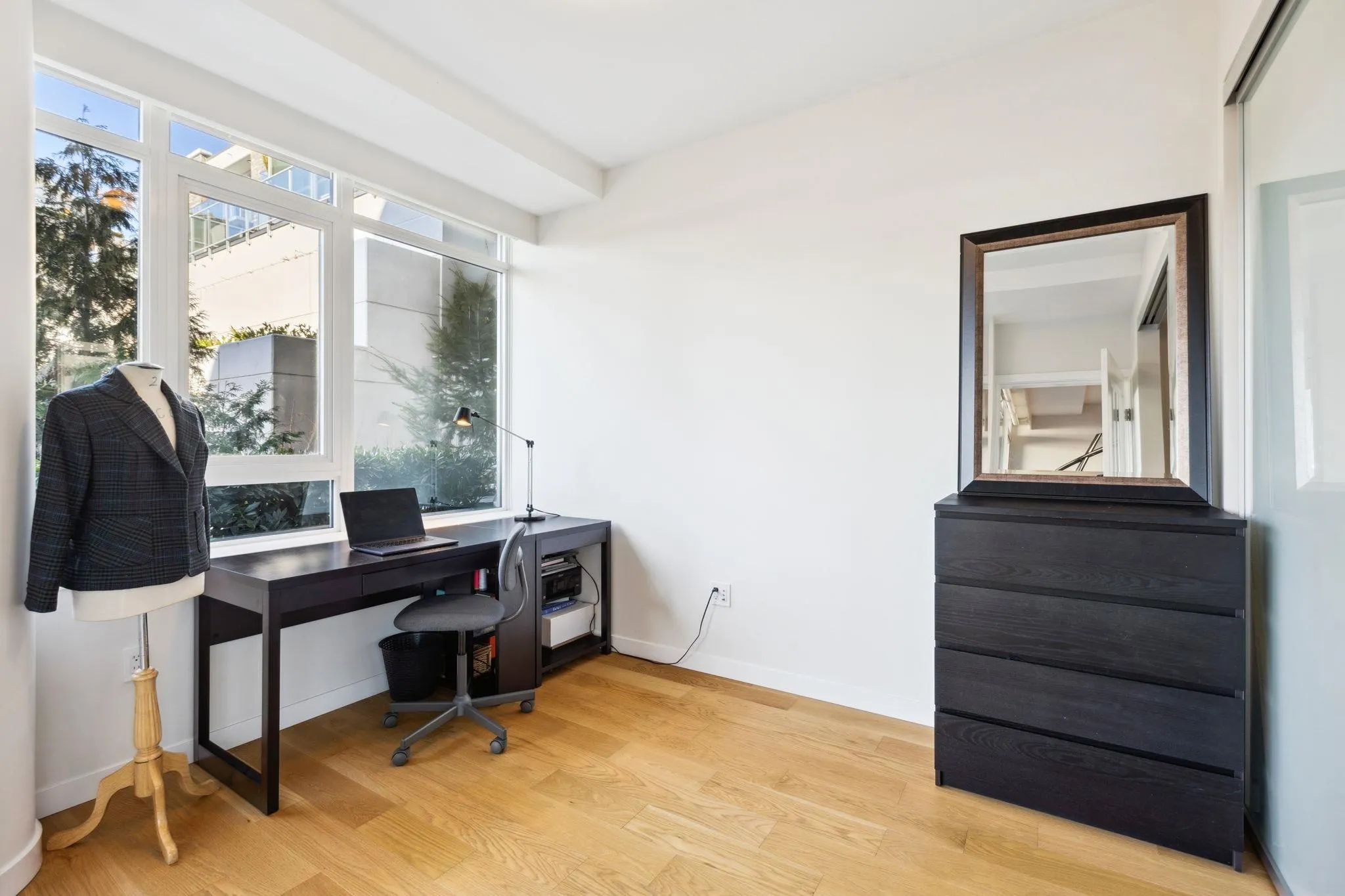 204 788 Arthur Erickson Place