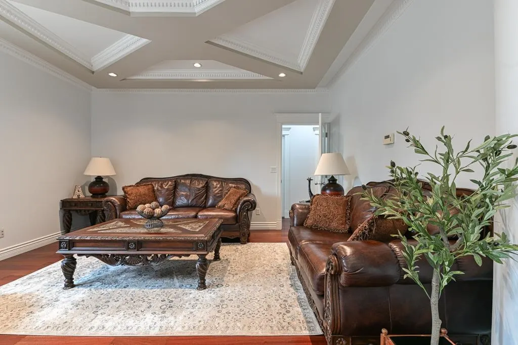 31496 Cougar Court