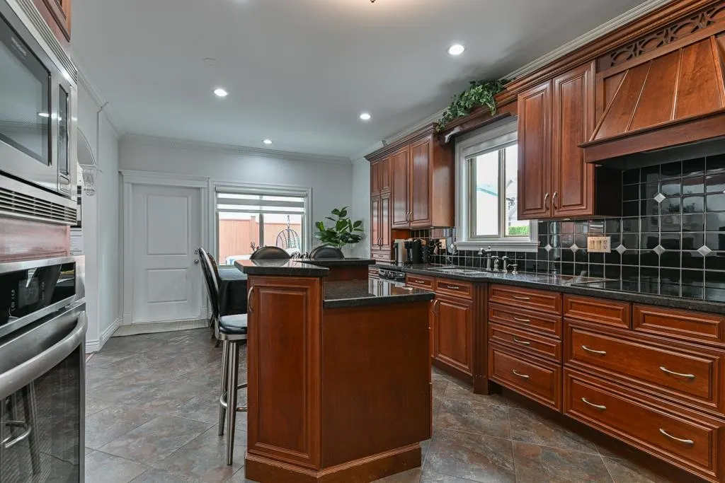 31496 Cougar Court