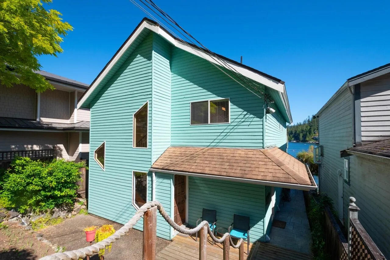 2564 Panorama Drive