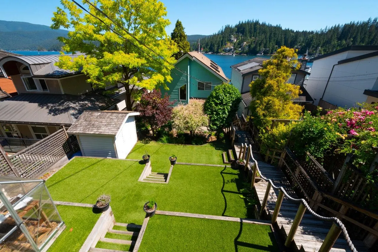 2564 Panorama Drive