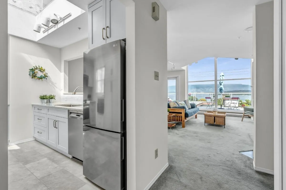 PH21 2175 W 3rd Avenue