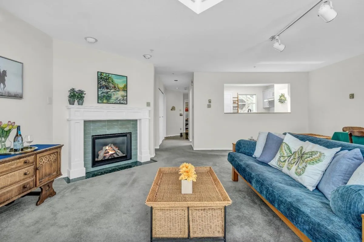 PH21 2175 W 3rd Avenue