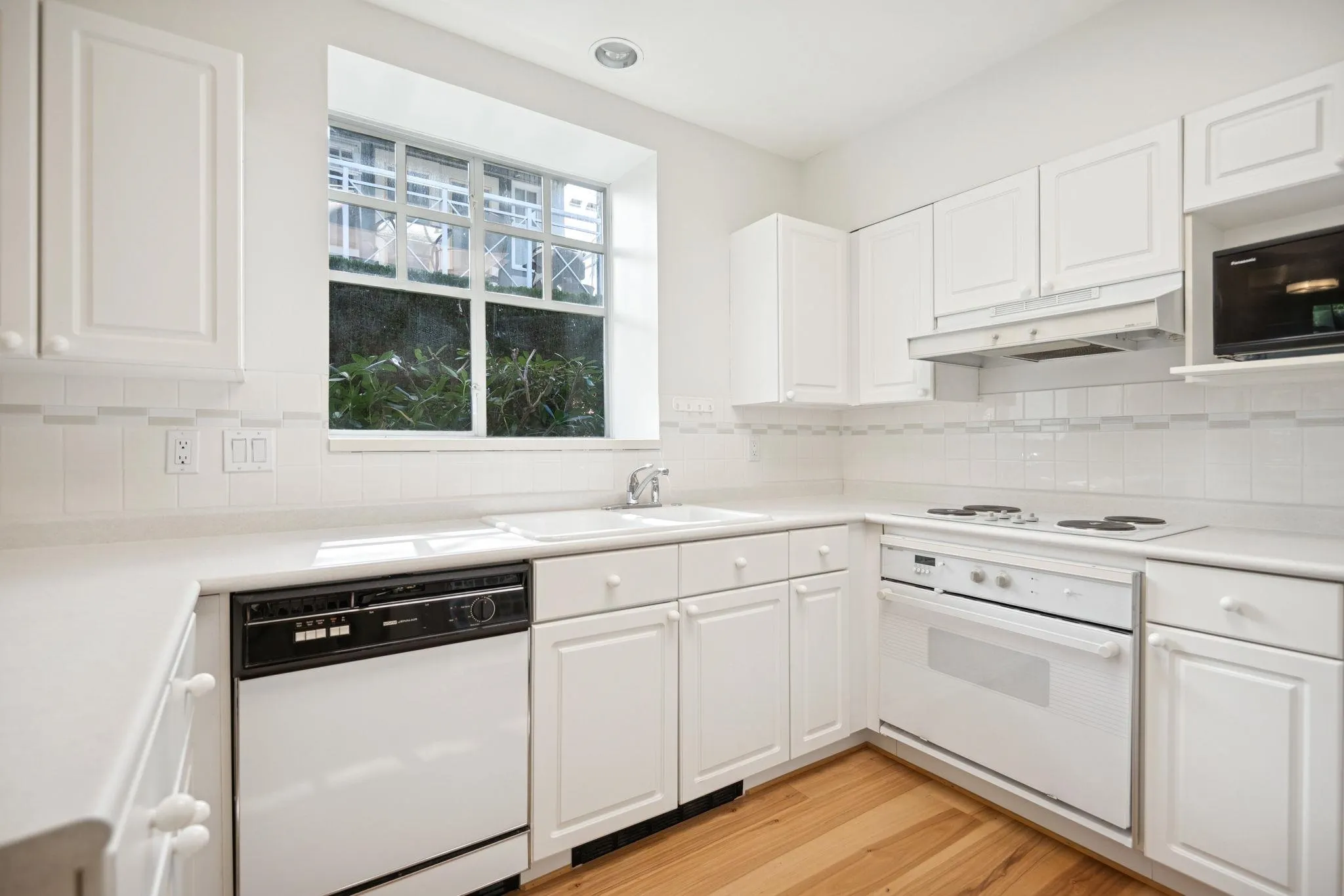 43 5880 Hampton Place
