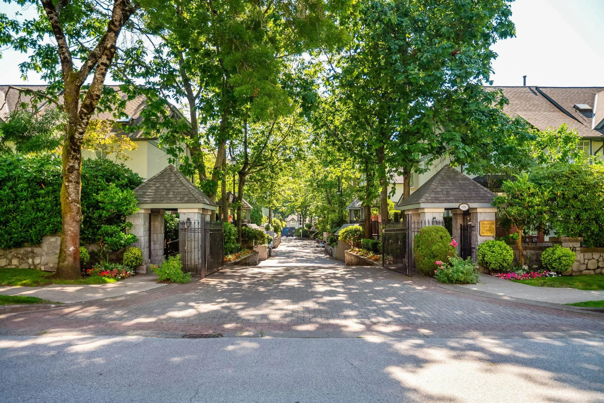 43 5880 Hampton Place