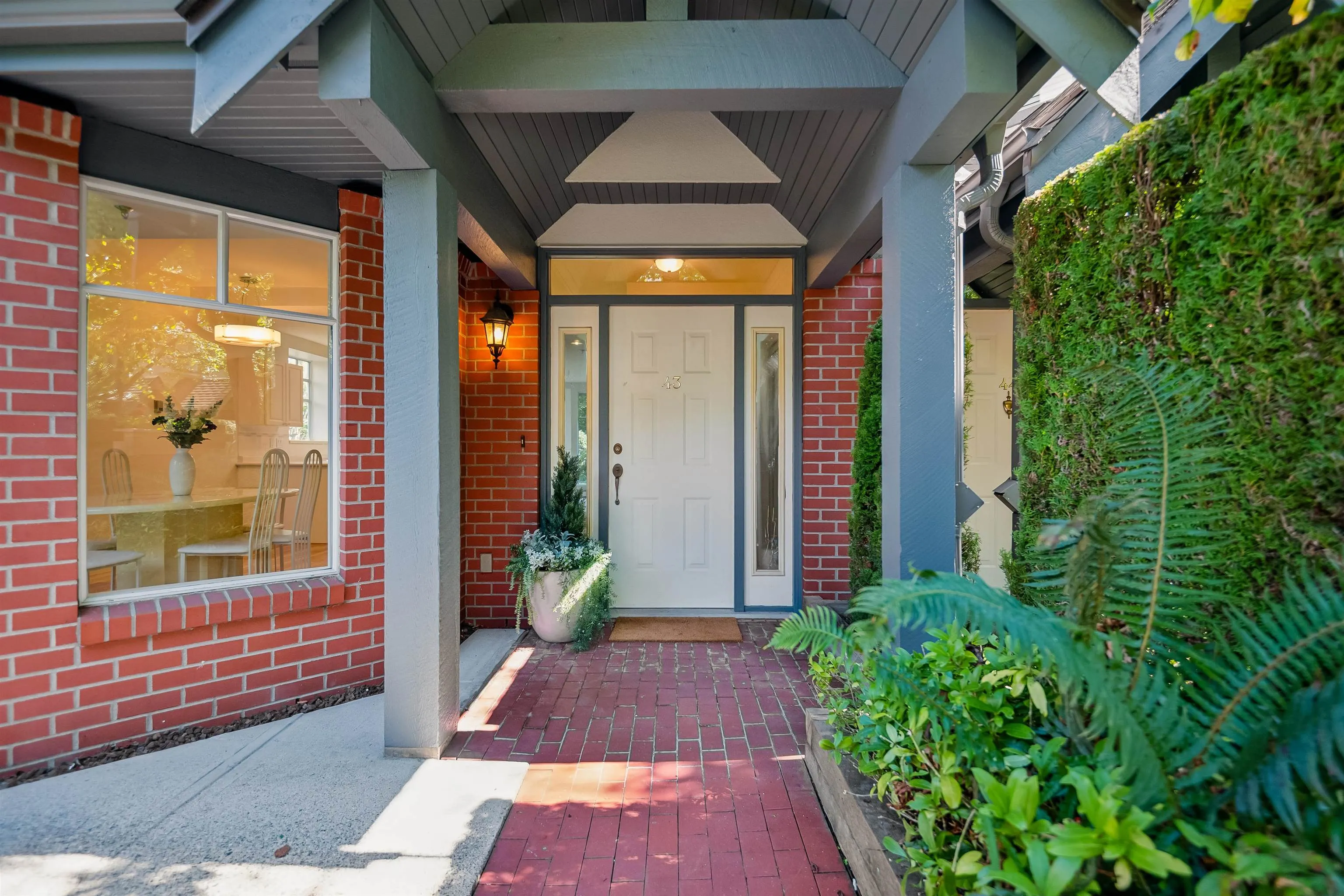 43 5880 Hampton Place