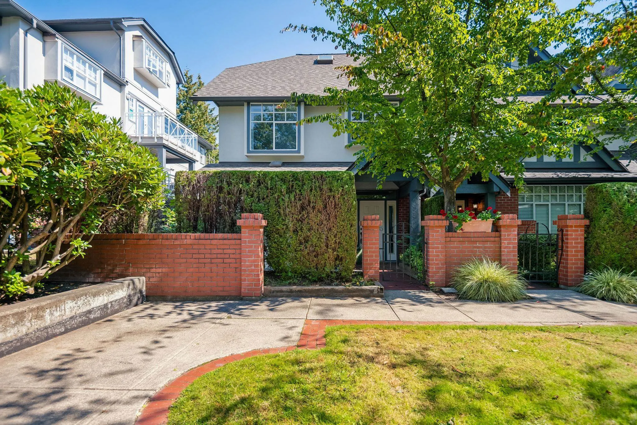 43 5880 Hampton Place
