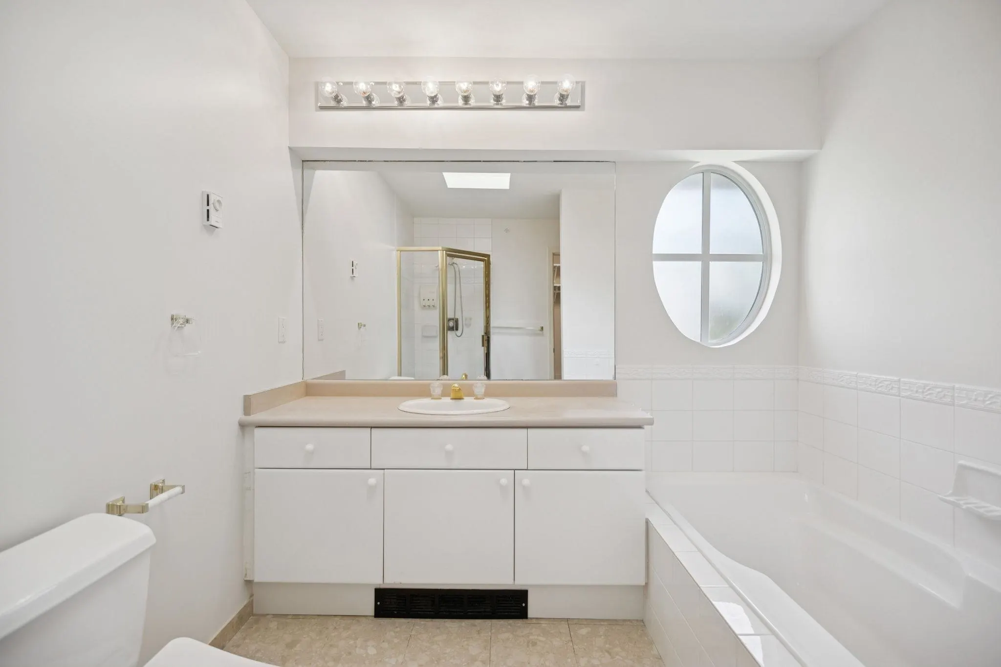 43 5880 Hampton Place