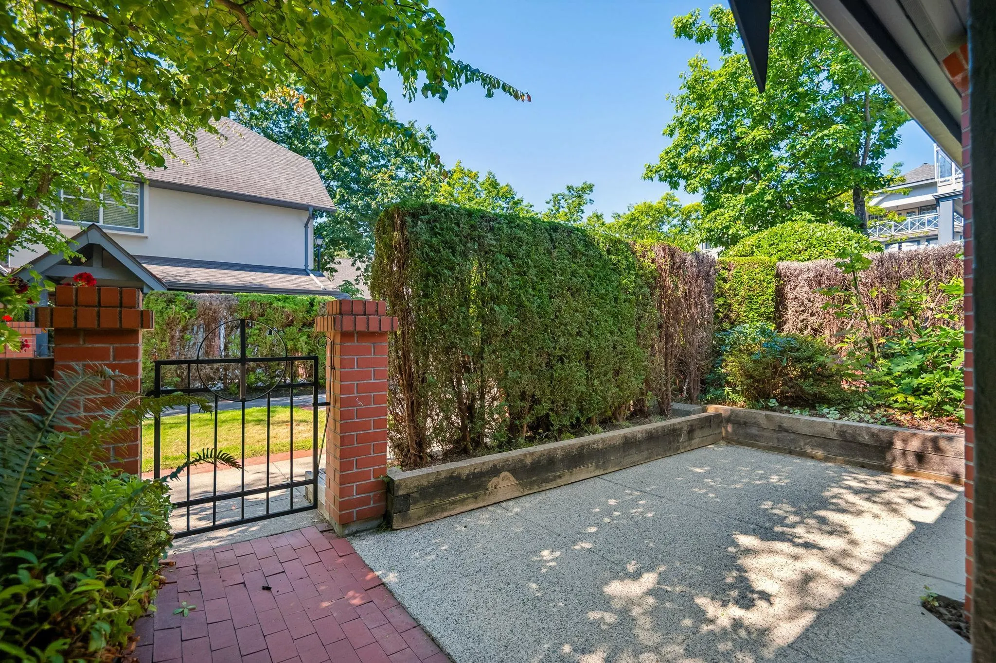 43 5880 Hampton Place