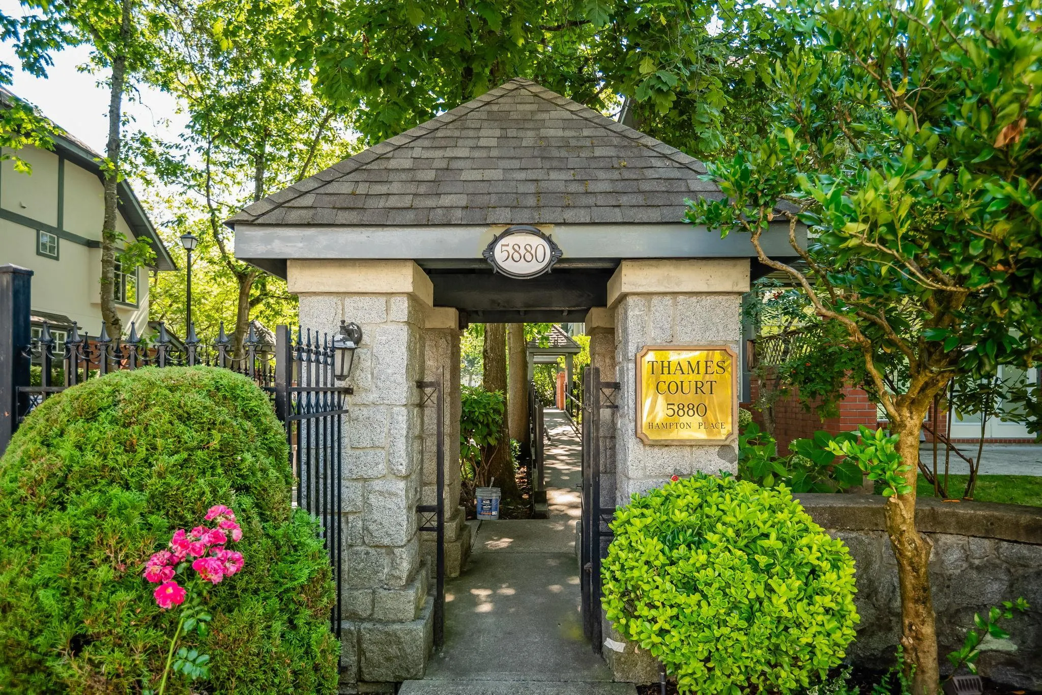 43 5880 Hampton Place