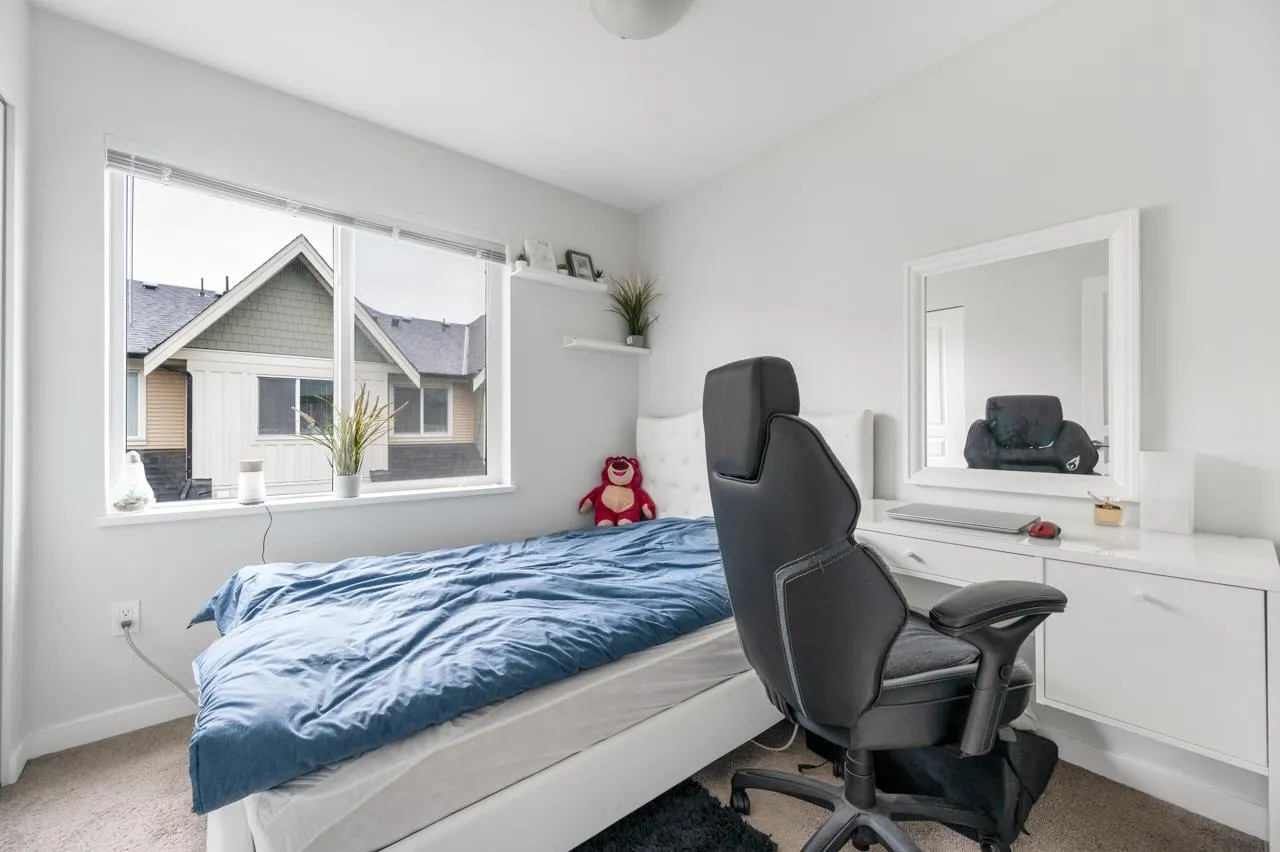 29 8050 204 Street