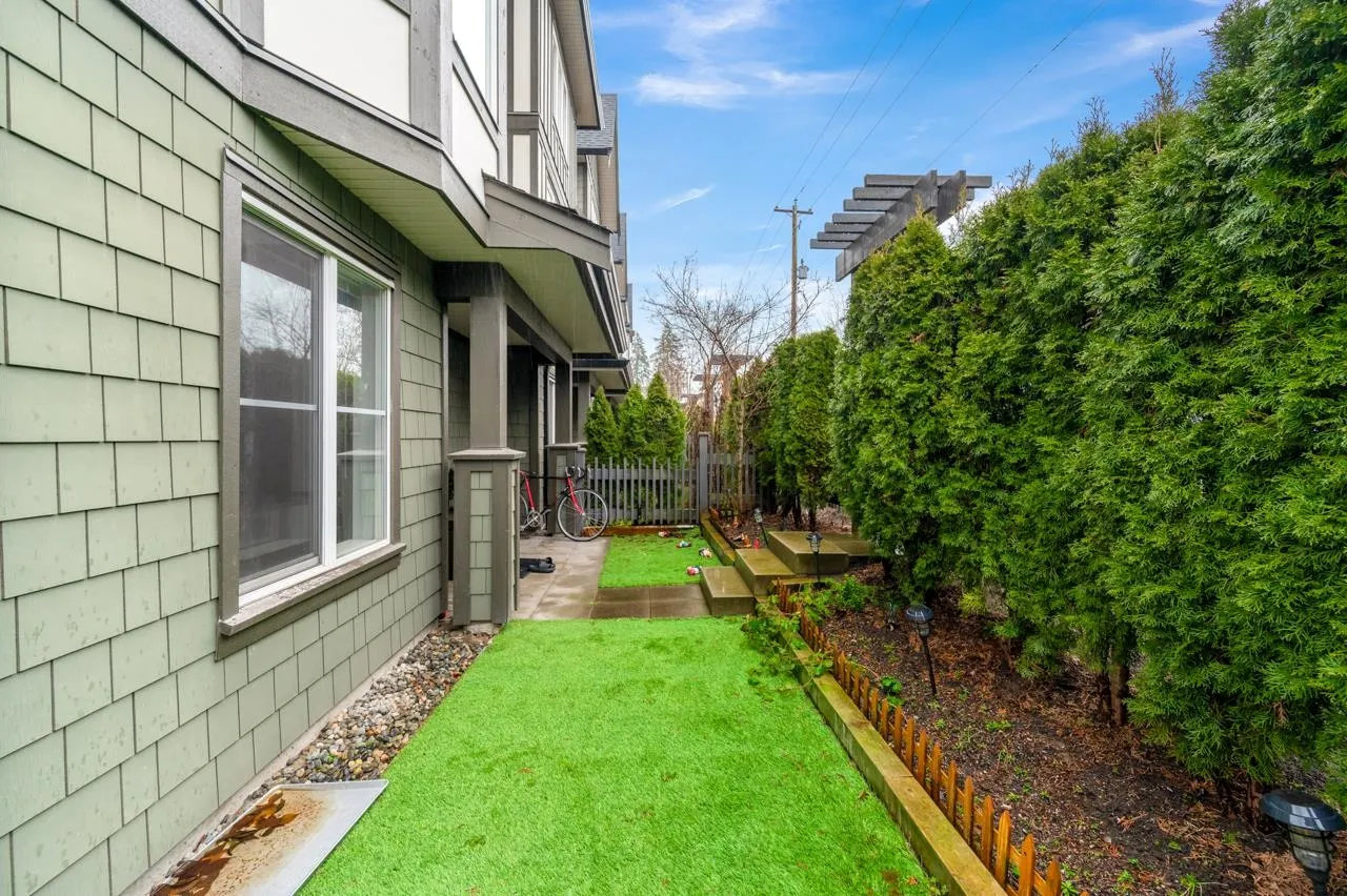 29 8050 204 Street