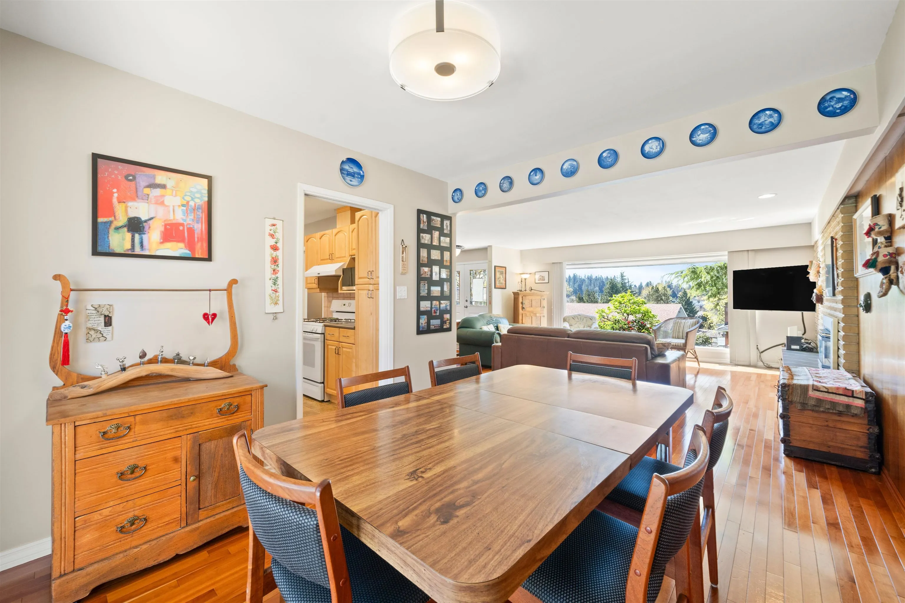 83 Mott Crescent