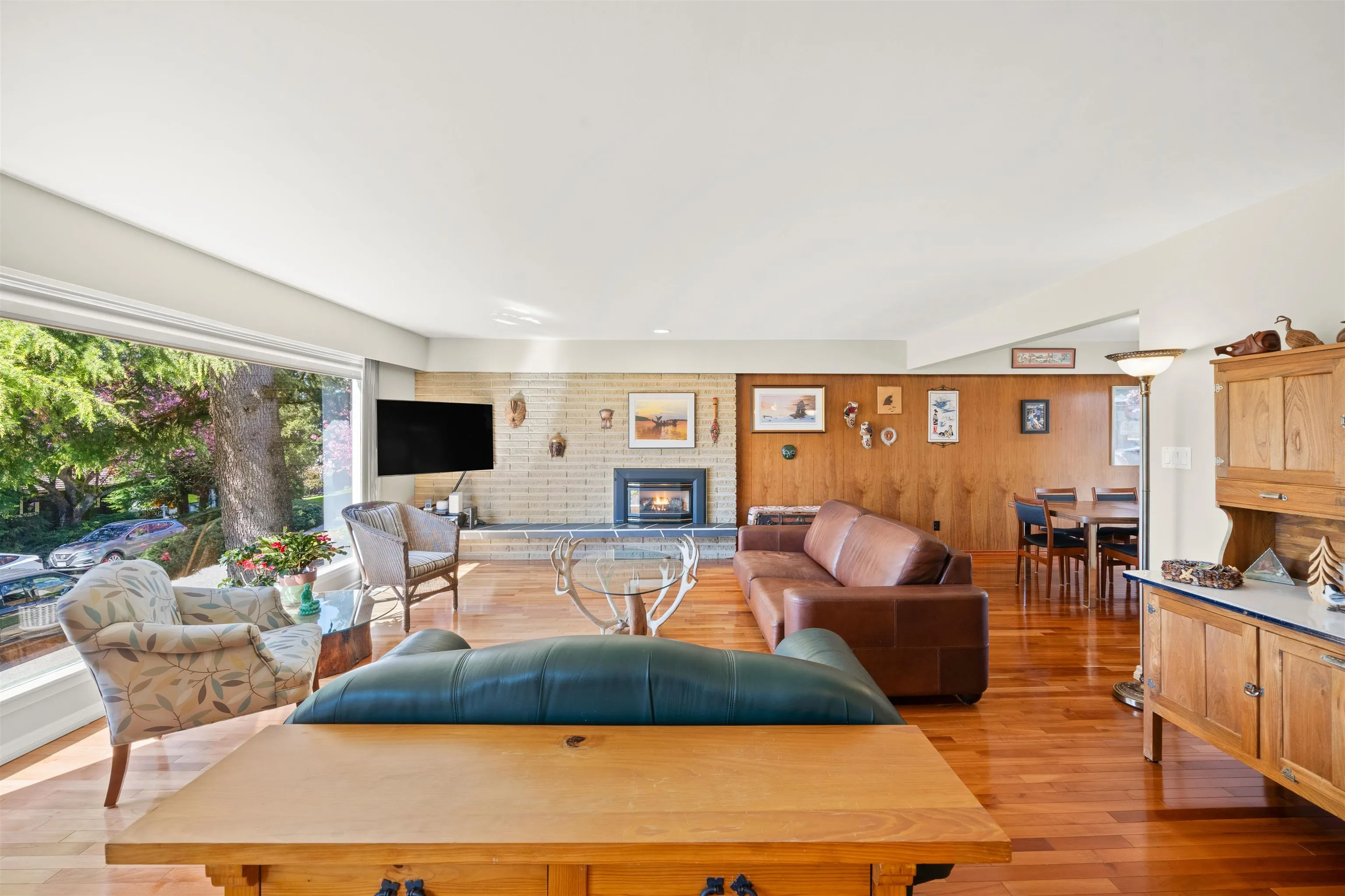 83 Mott Crescent