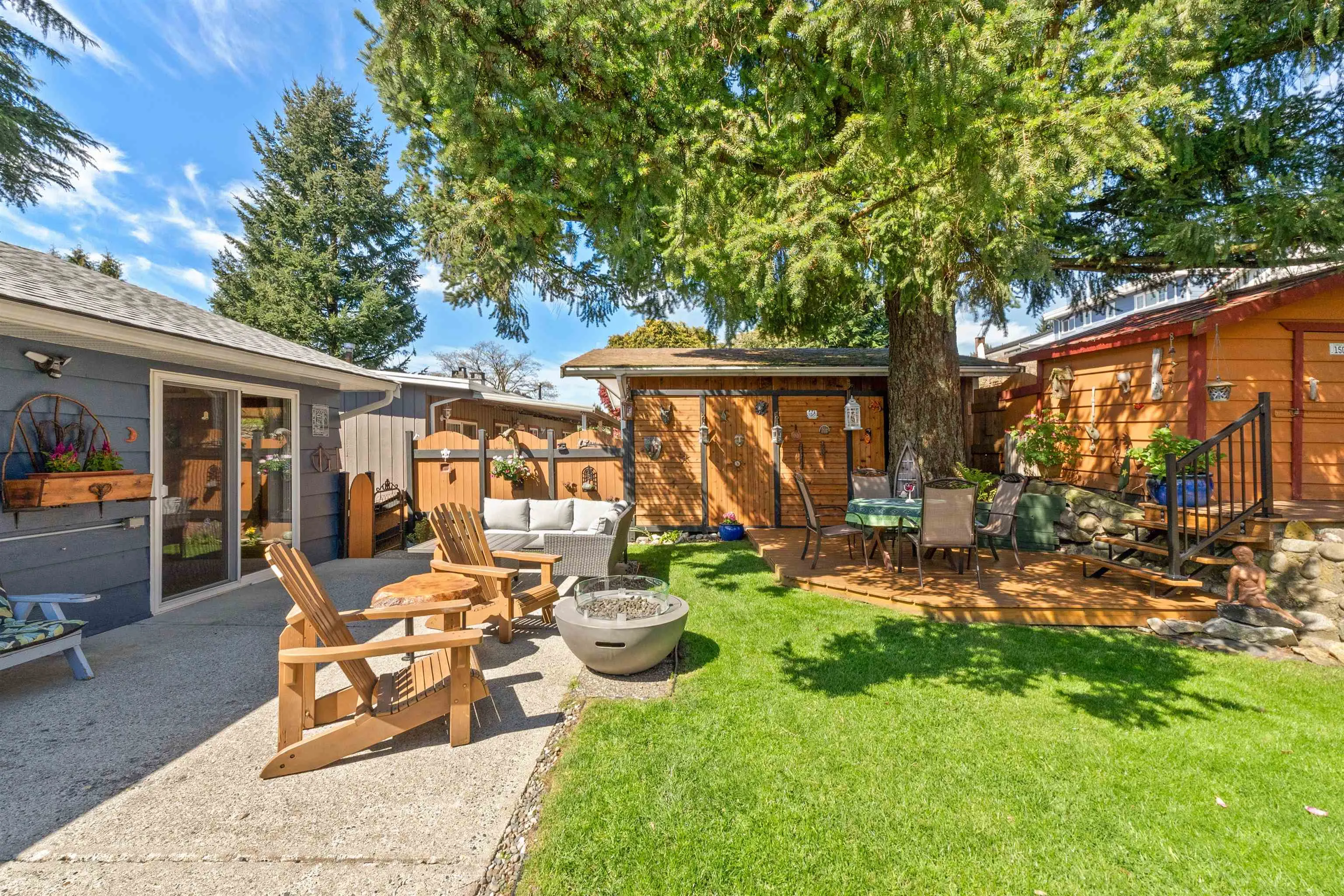83 Mott Crescent