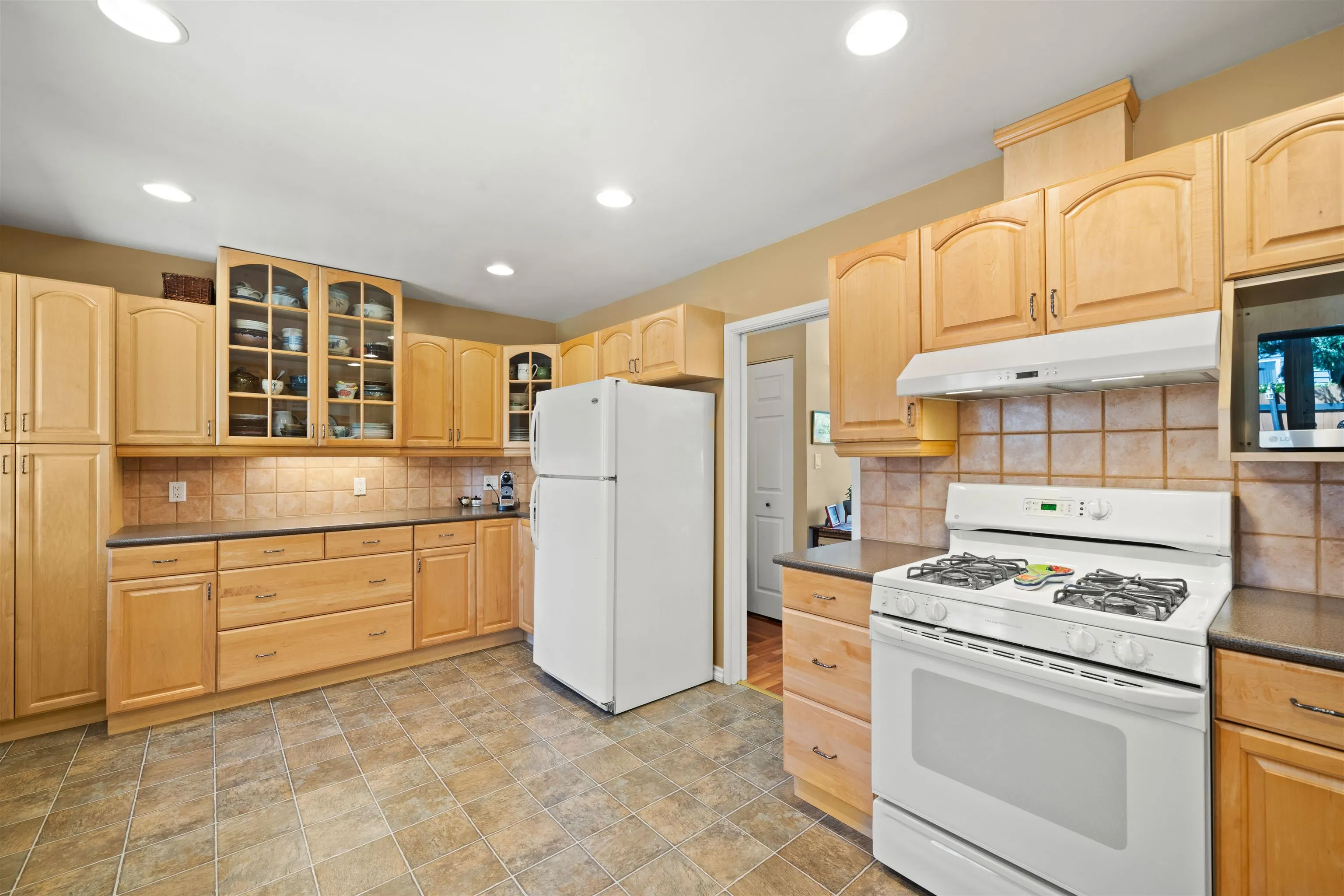 83 Mott Crescent