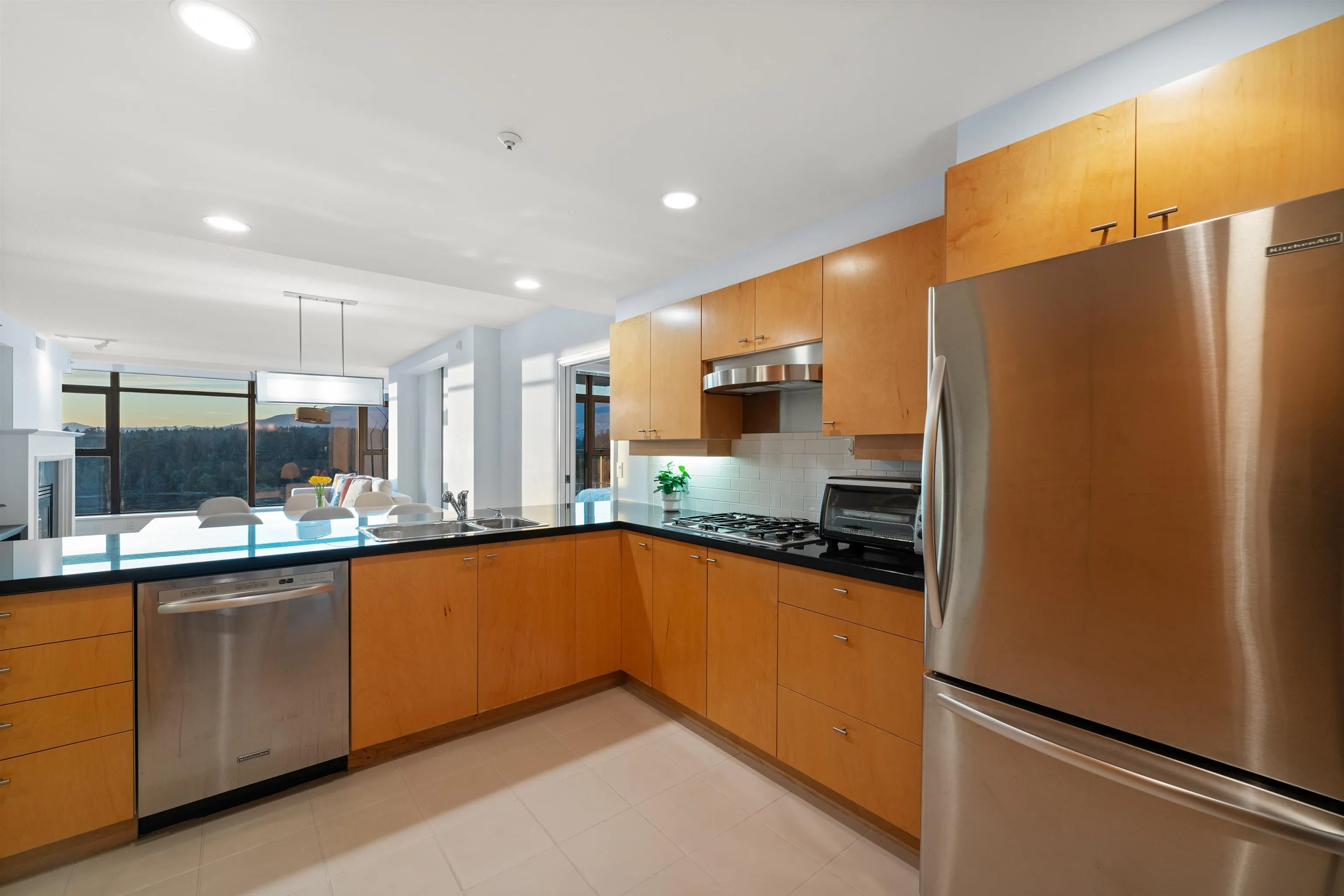 1404 1790 Bayshore Drive