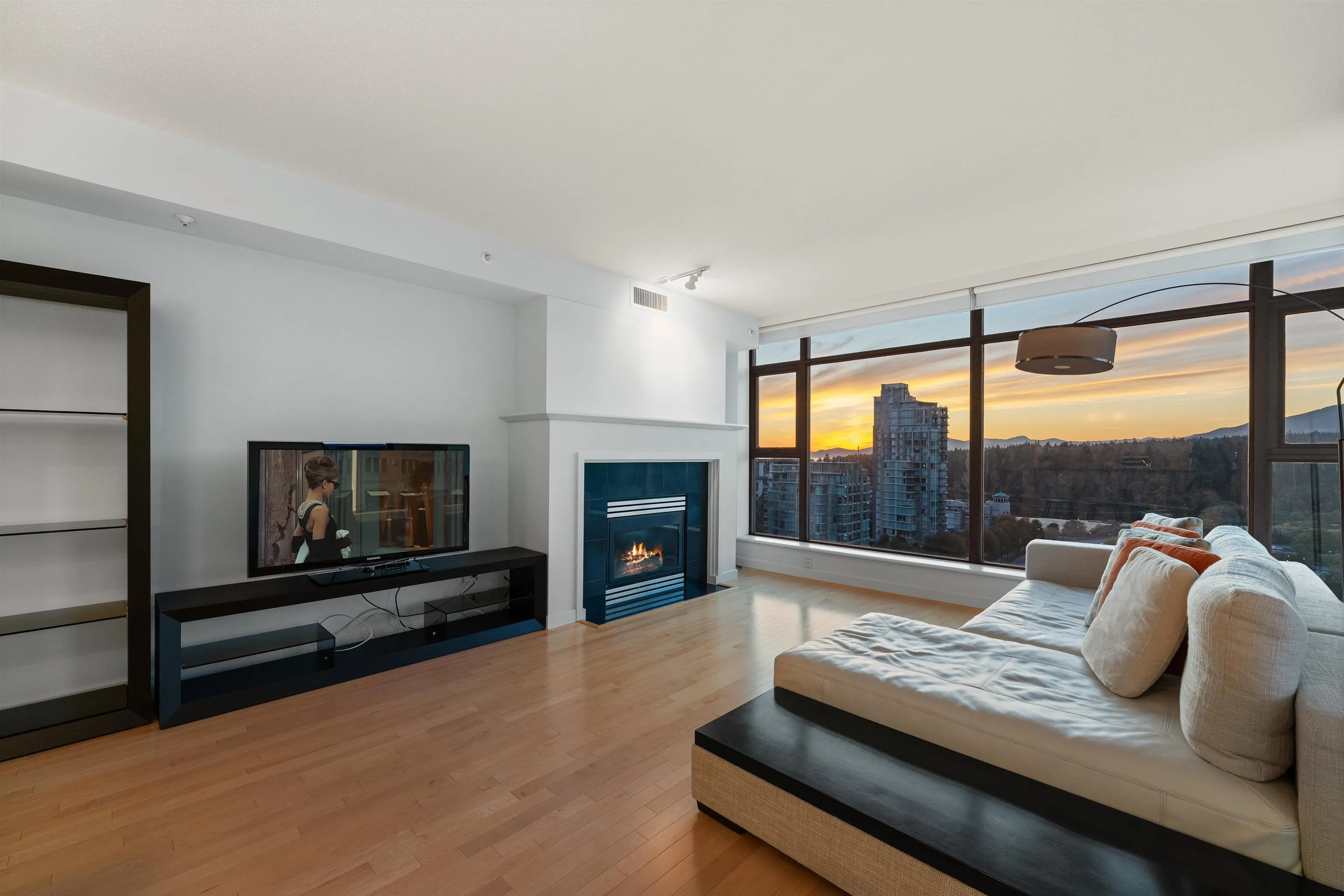 1404 1790 Bayshore Drive
