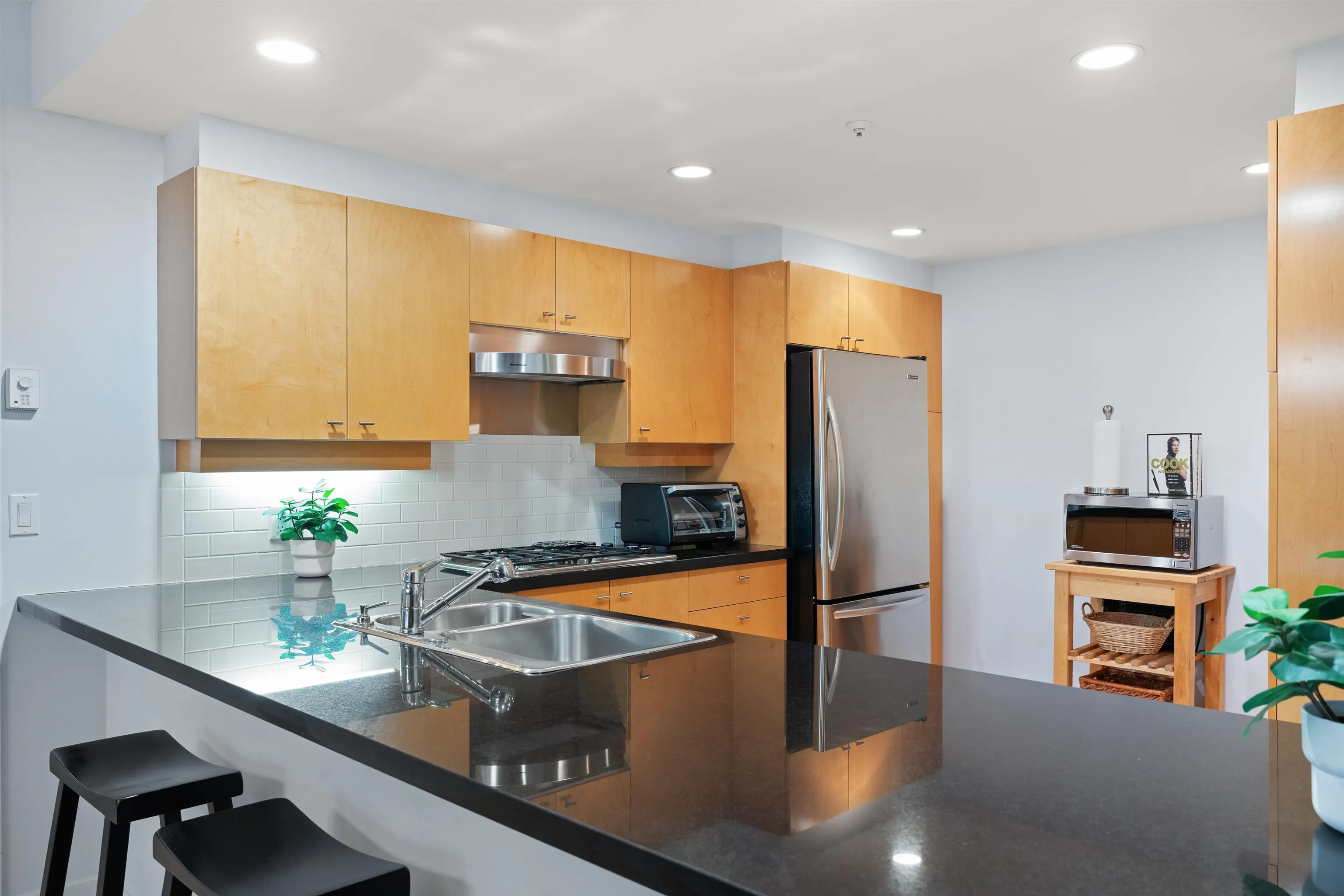 1404 1790 Bayshore Drive
