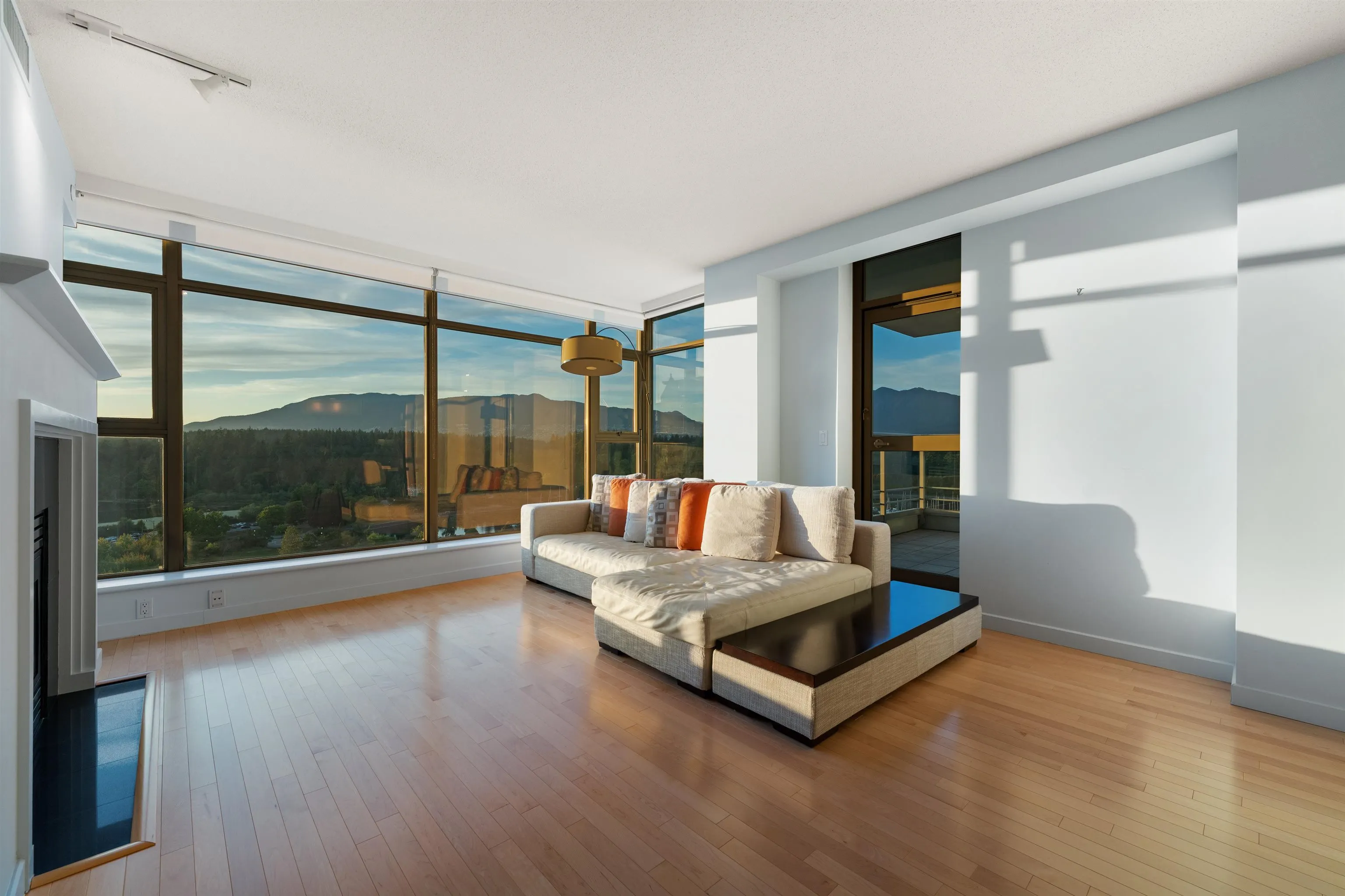 1404 1790 Bayshore Drive