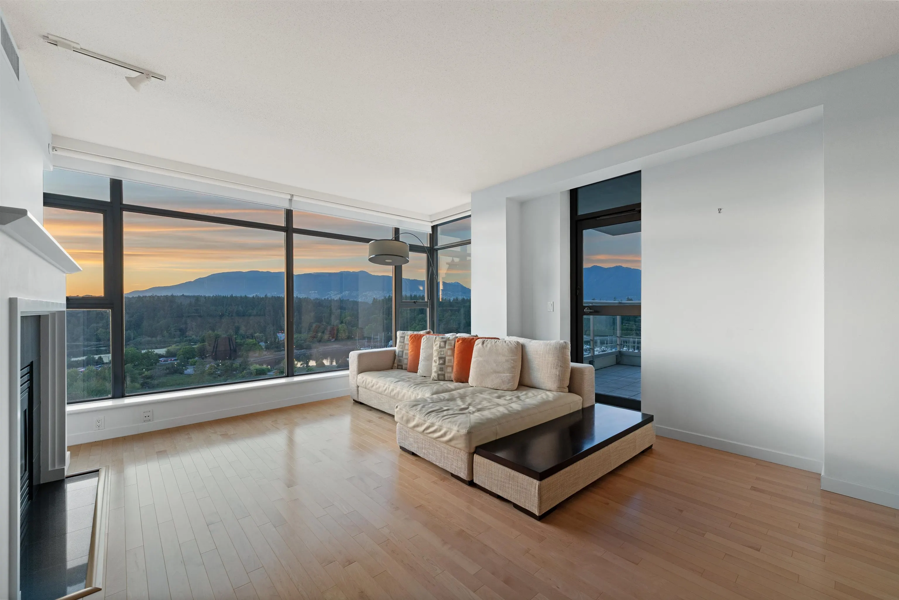 1404 1790 Bayshore Drive